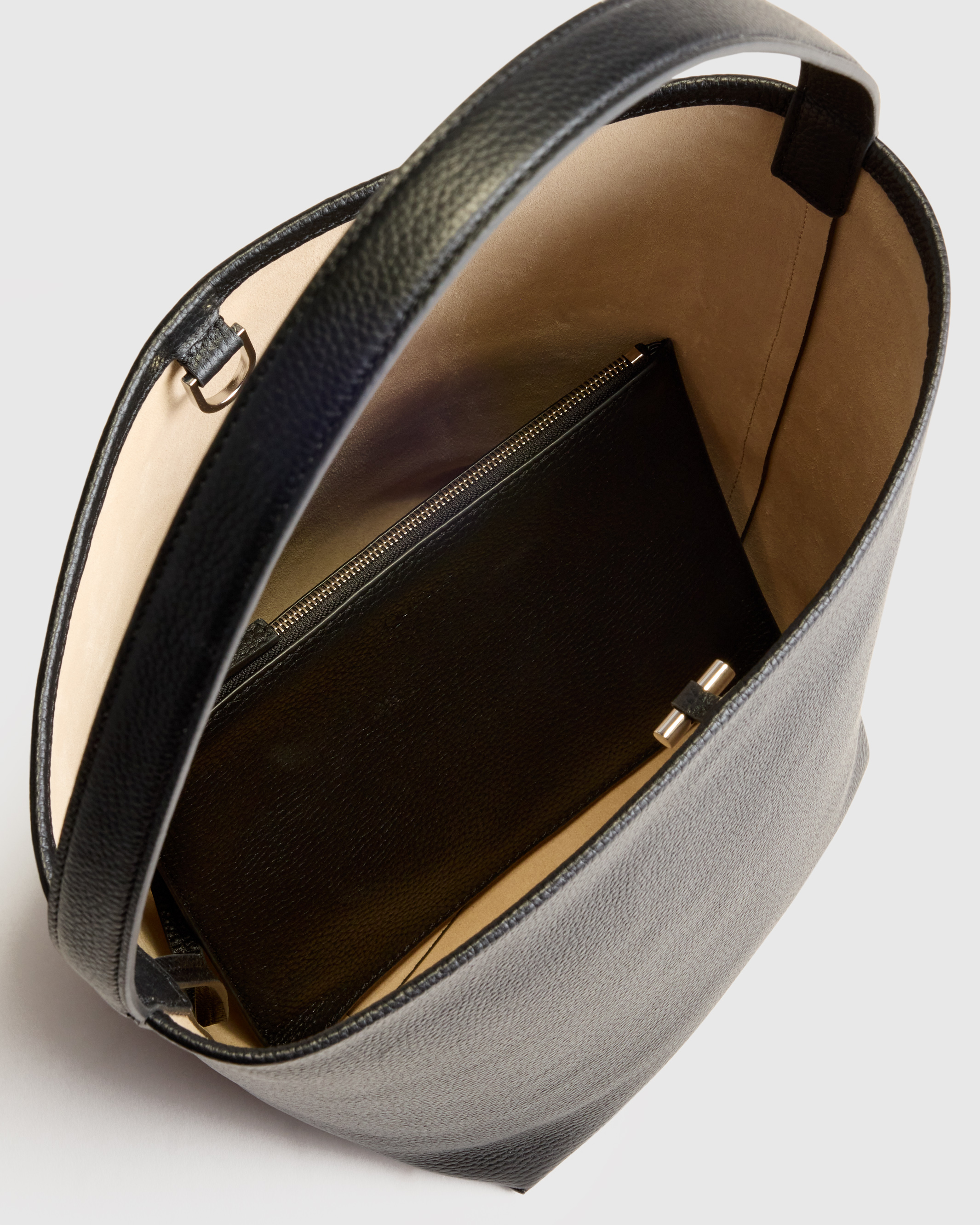 Italian Leather Soft Bucket Shoulder Bag in Black display picture 1