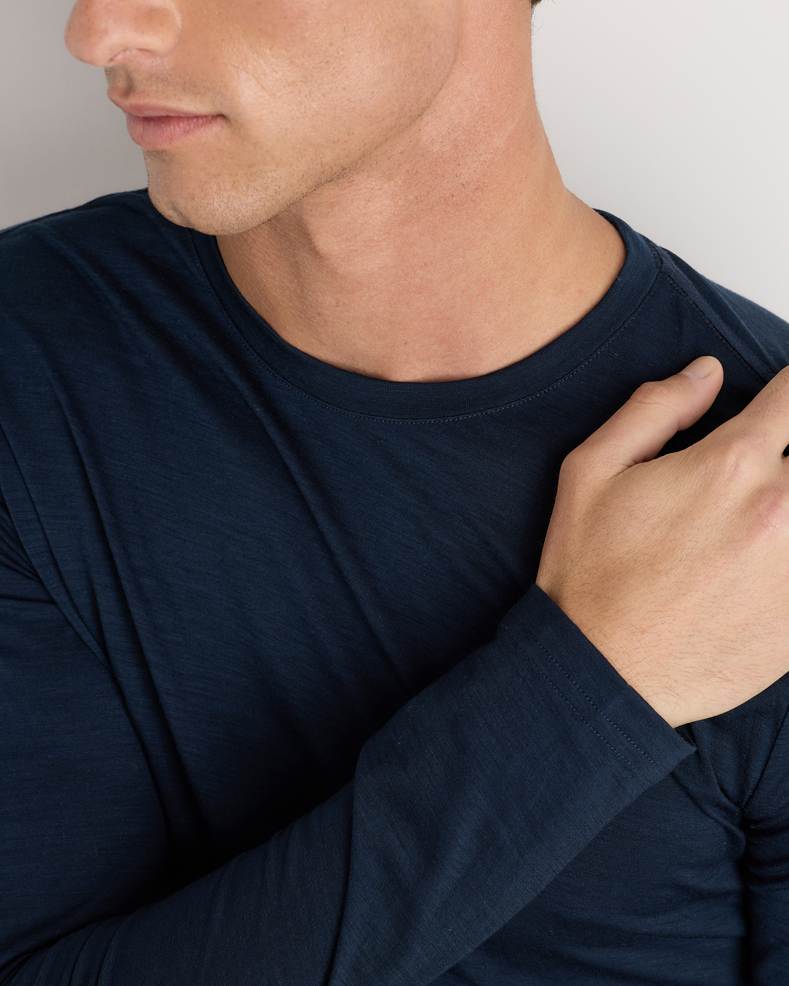 100% Merino Wool All-Season Long Sleeve Base Layer Tee in Navy