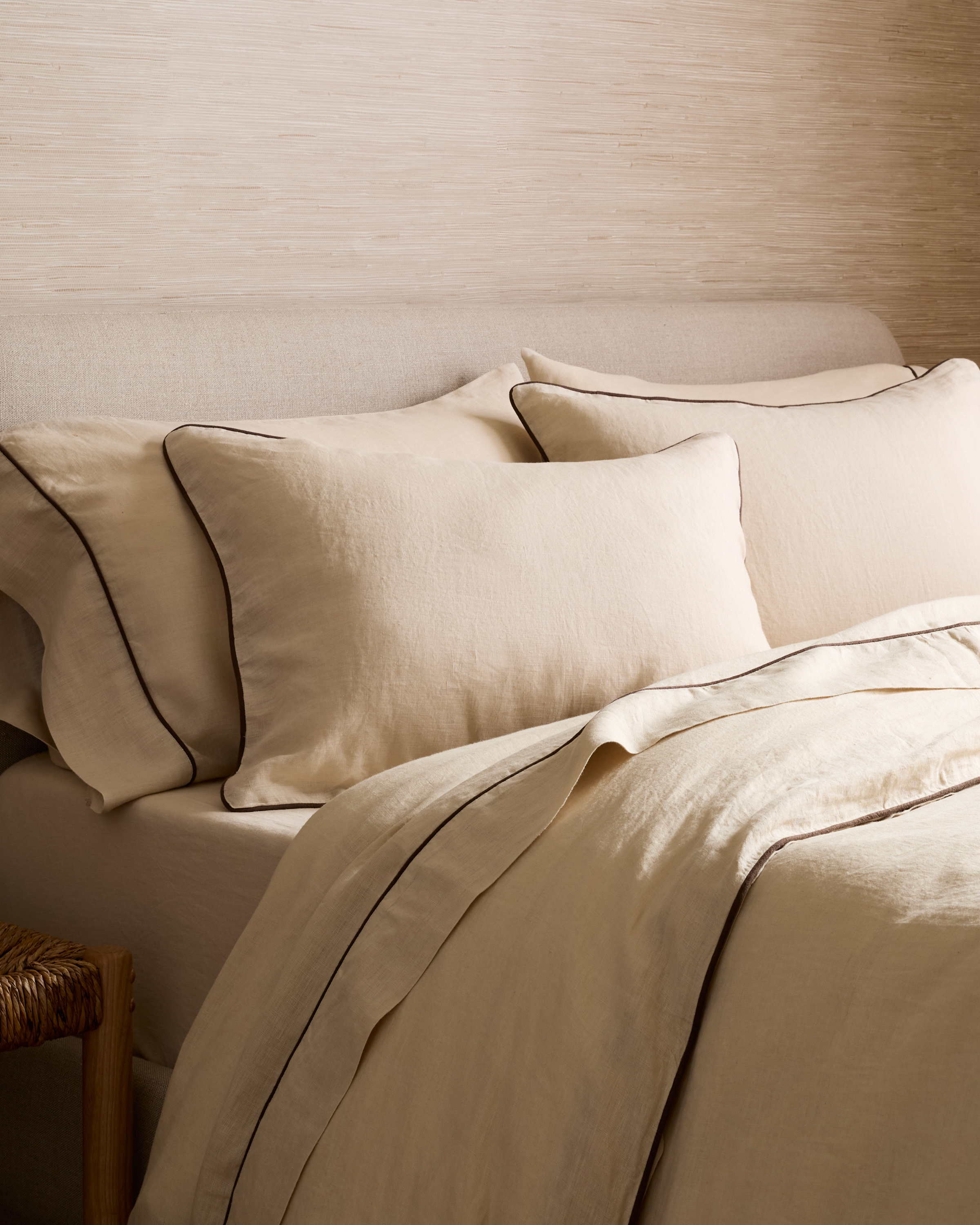 European Linen Piped Duvet Cover Set in Oat/Espresso