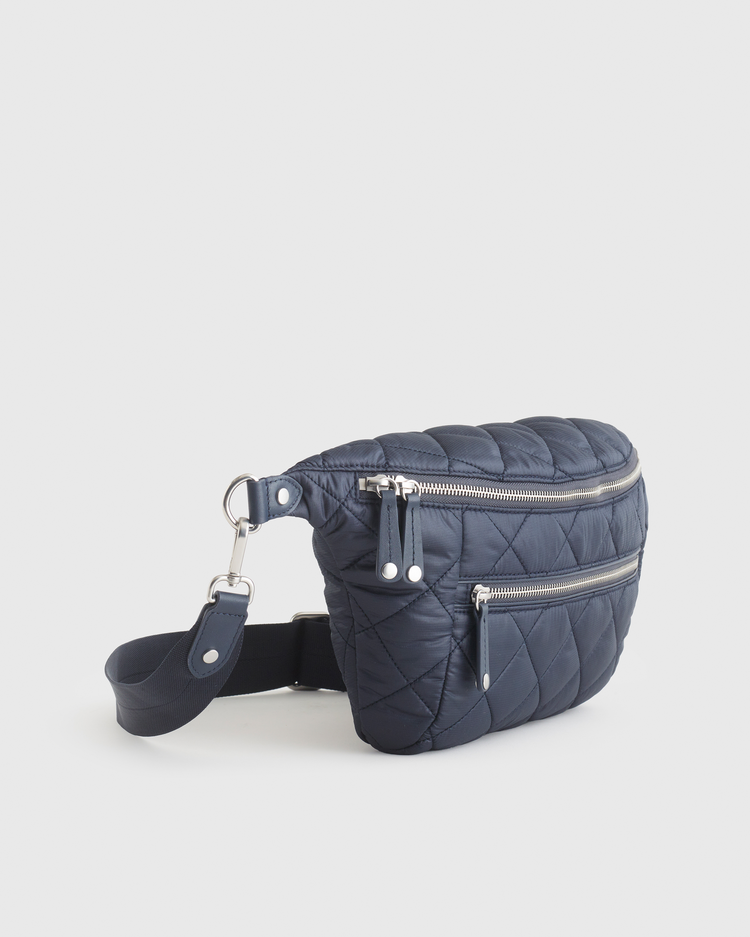 Transit Quilted Sling Bag in Navy