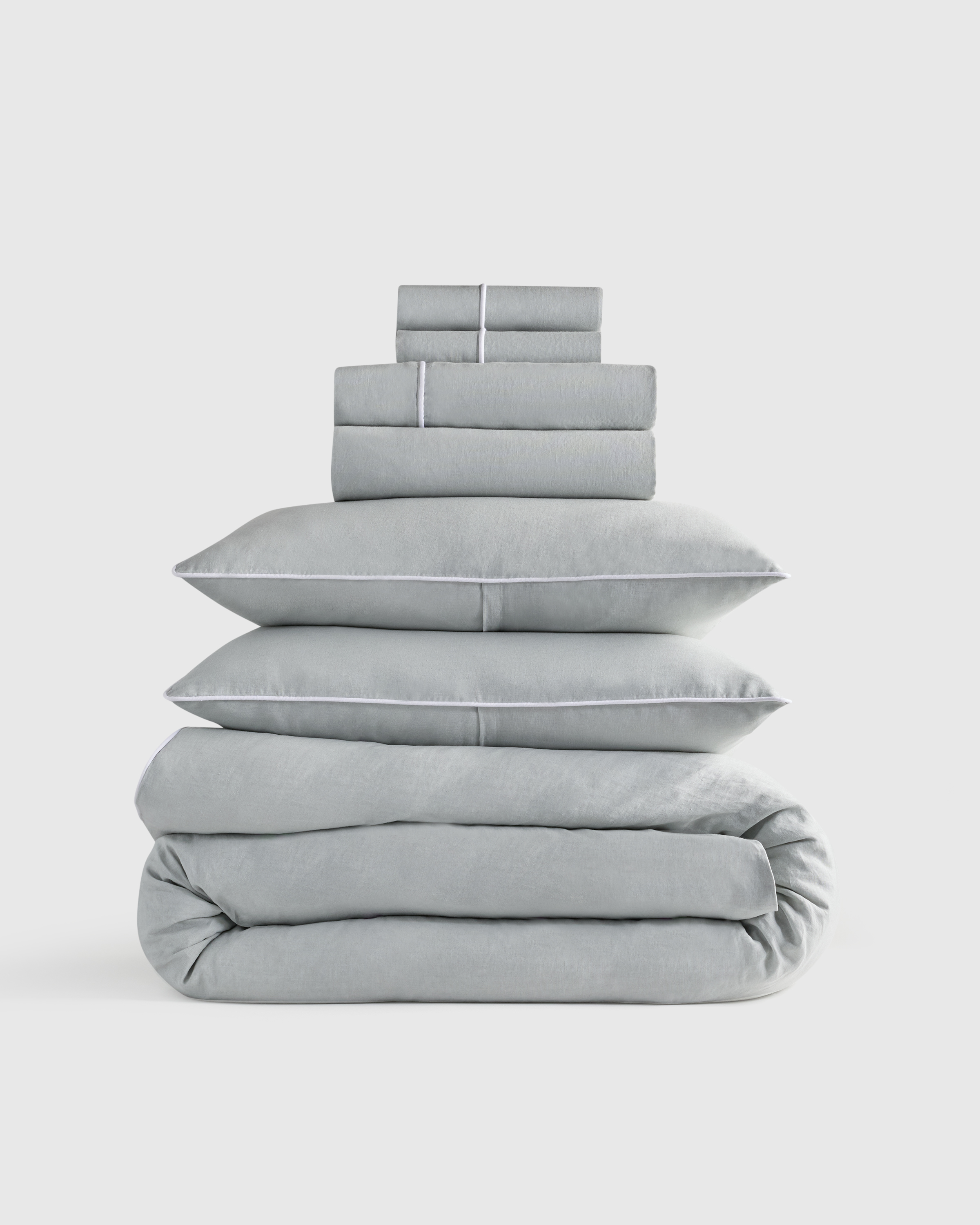 european linen piped deluxe bedding bundle, mist/white, queen