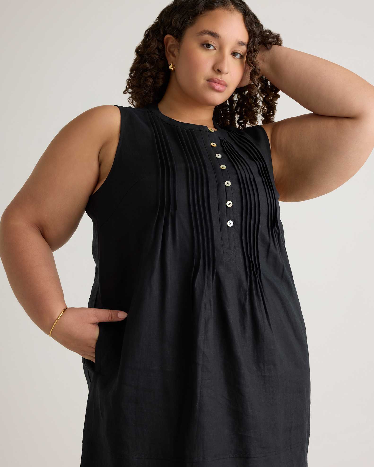 Quince Women's Sleeveless Swing Dress in Black, Size 3X, 100% European Linen, Eco-Conscious, Breathable Material with Pleat Detailing Quince Women's Sleeveless Swing Dress in Black, Size 3X, 100% European Linen, Eco-Conscious, Breathable Material with Pleat Detailing