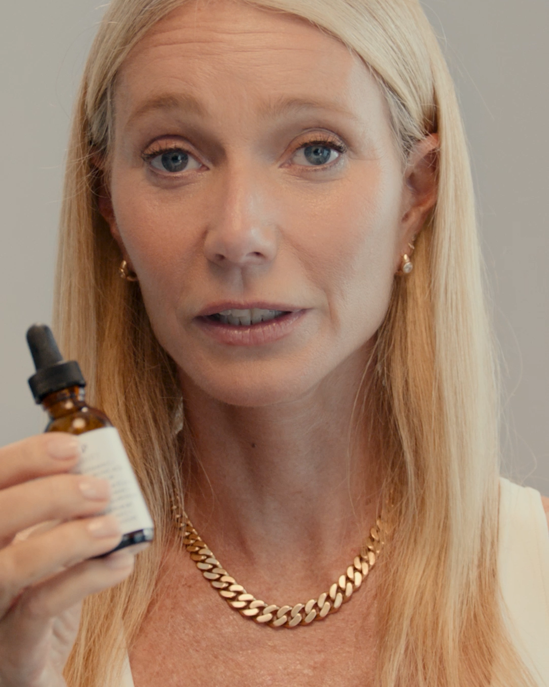 02 20- Vitamin C + Hyaluronic Acid Glow Serum by Goop 4x5