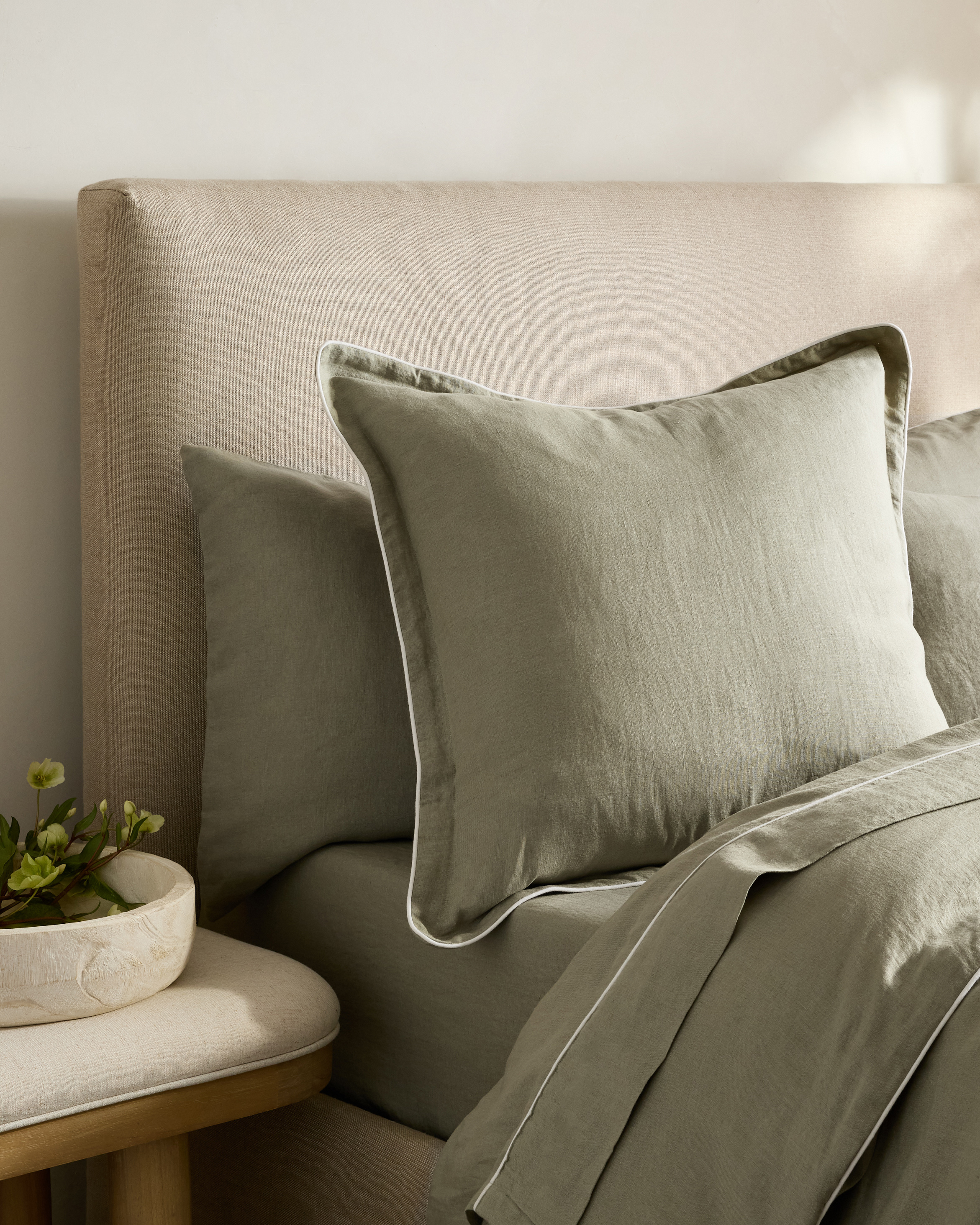 Willowleaf/White European Linen Piped Euro Sham 