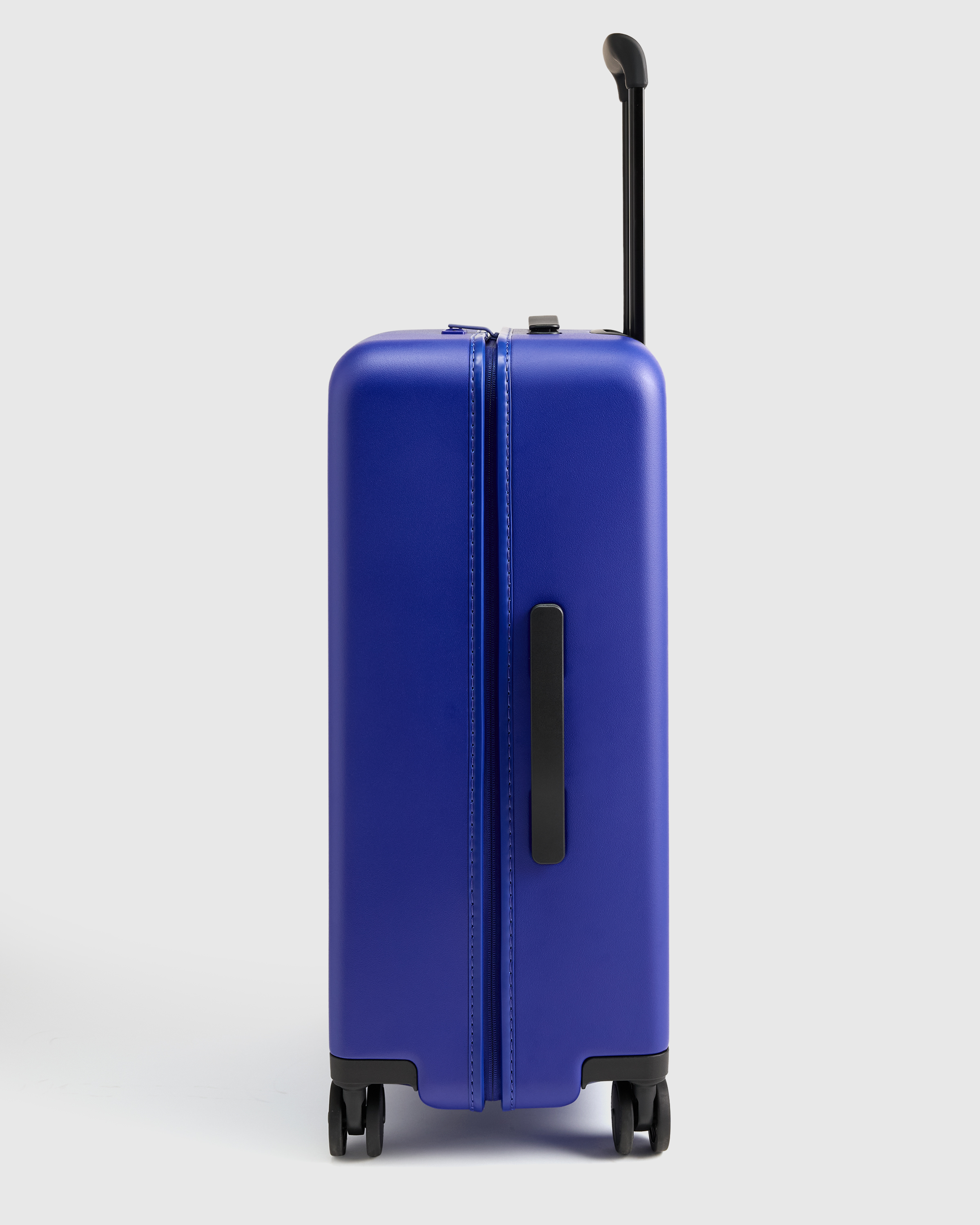 Medium Check-In Suitcase in Coastal Cobalt