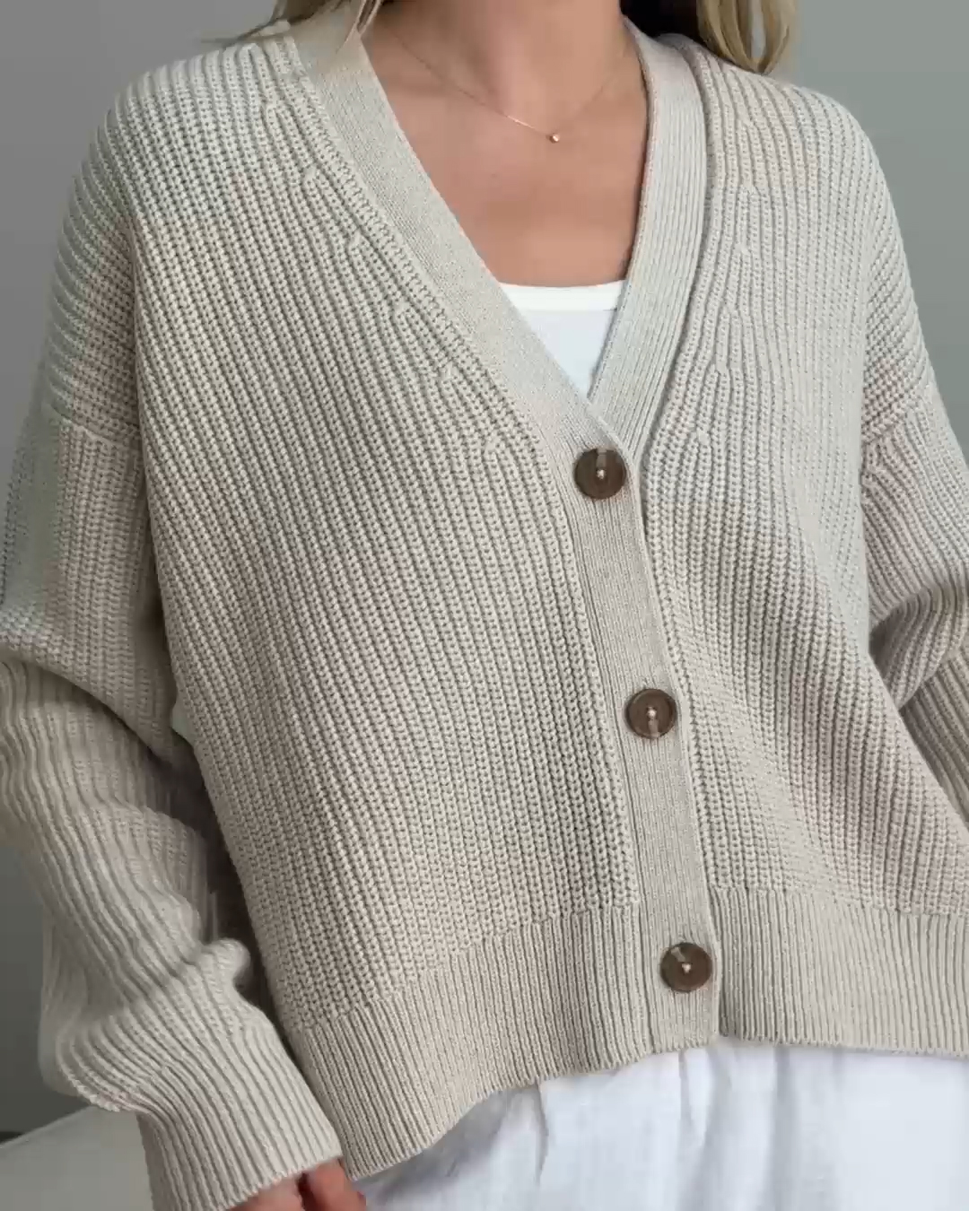 Organic-Cotton-Fisherman-Boxy-Cropped-Cardigan Speckled-Beige Monette-Moio 4x5 Thumbnail