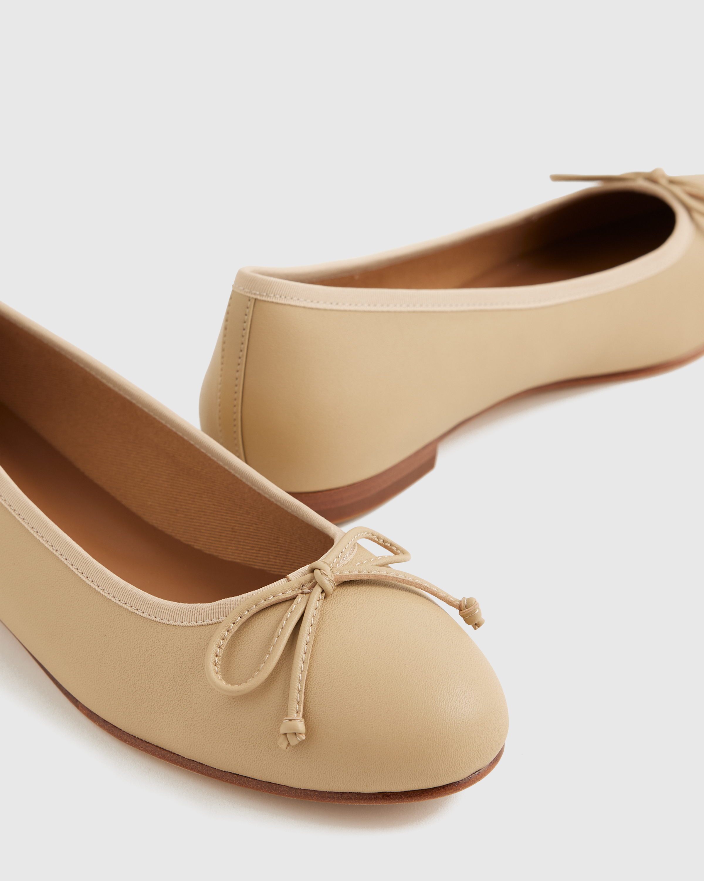 Women's Leather Ballet Flats With Tiebow Detail By Zambia