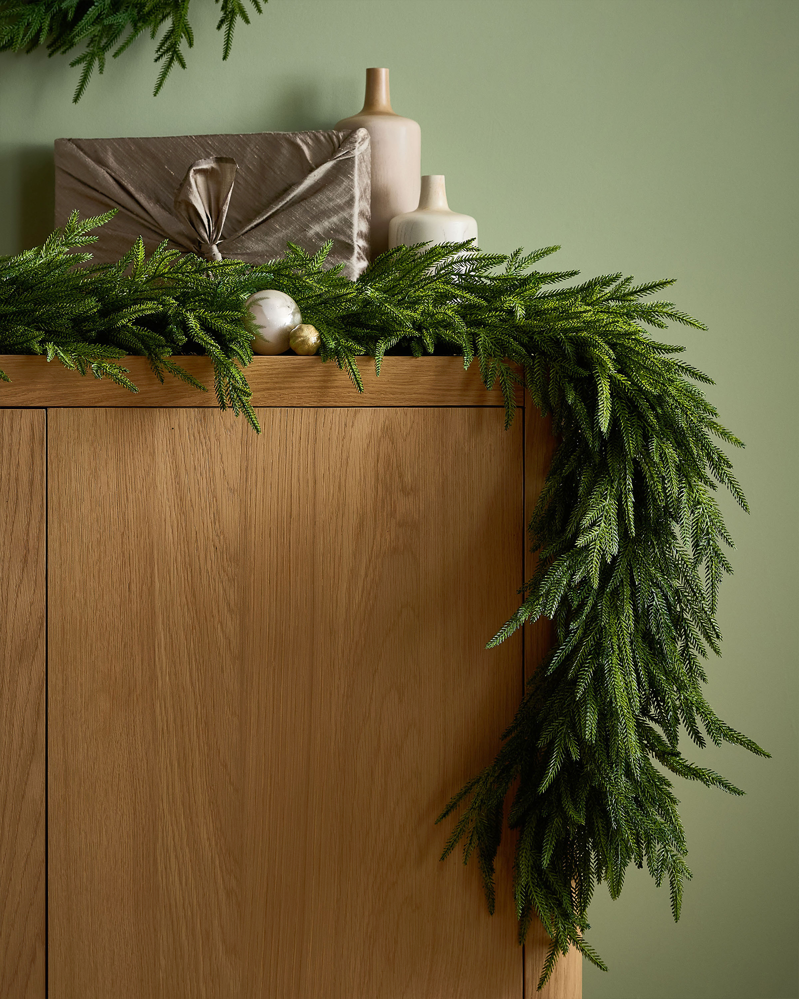 Quince Norfolk Pine Garland - Thumbnail 2