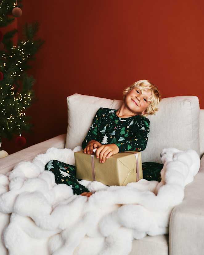 Holiday PJs Editorial 09-1696 046 EDITED