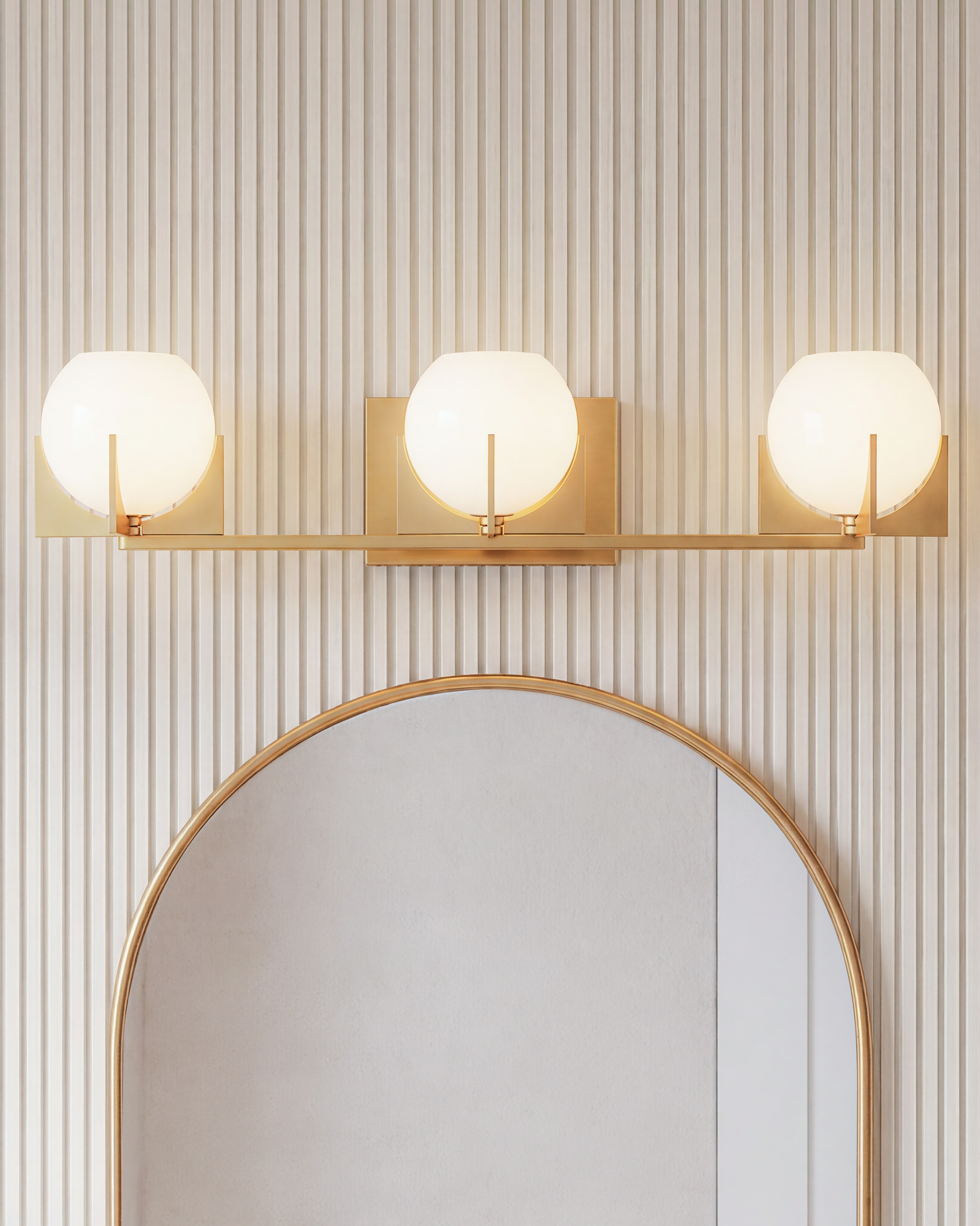 Quince Deco Glass Globe Vanity Sconce - Thumbnail 2