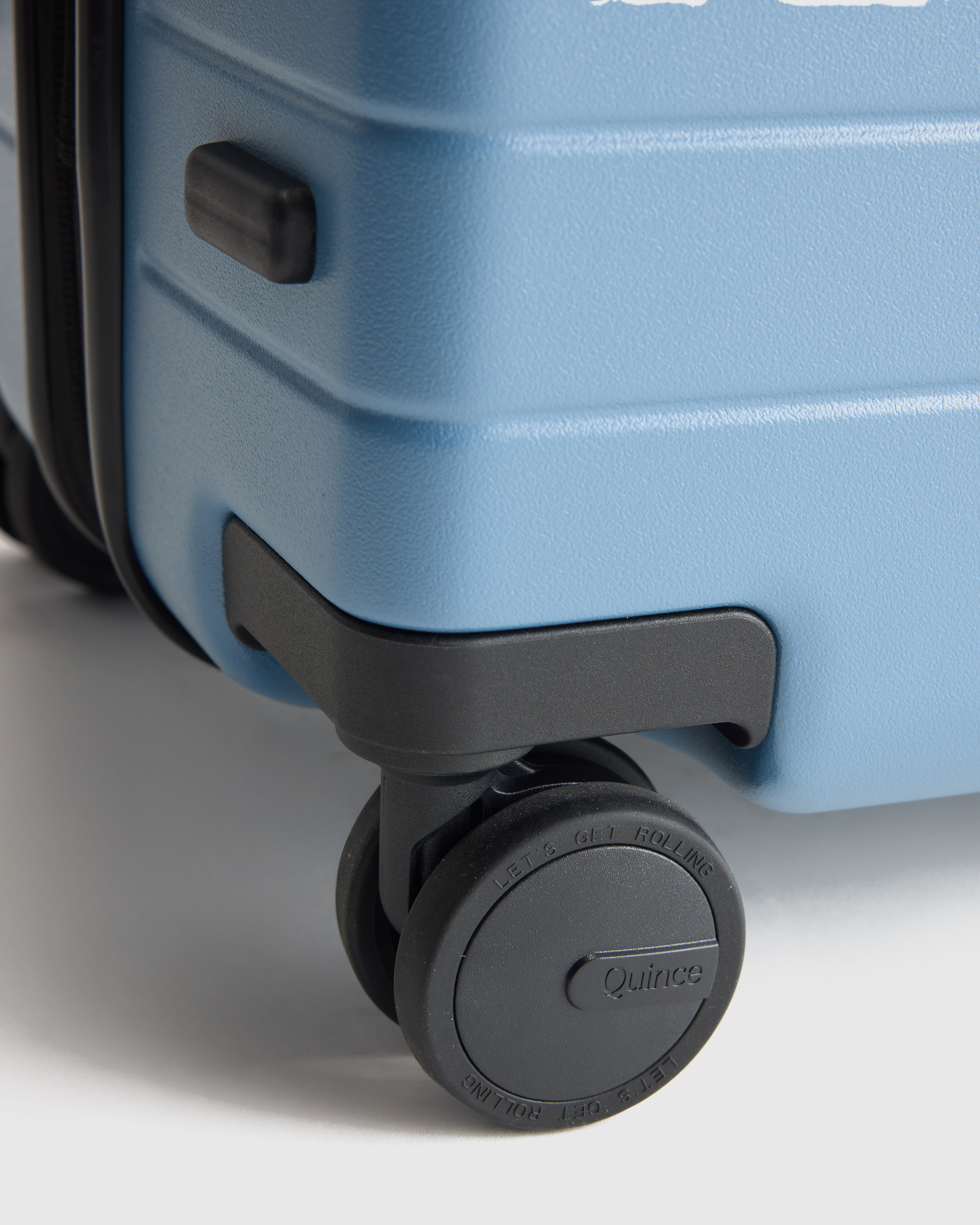 Expandable Medium Check-In Suitcase in Blue