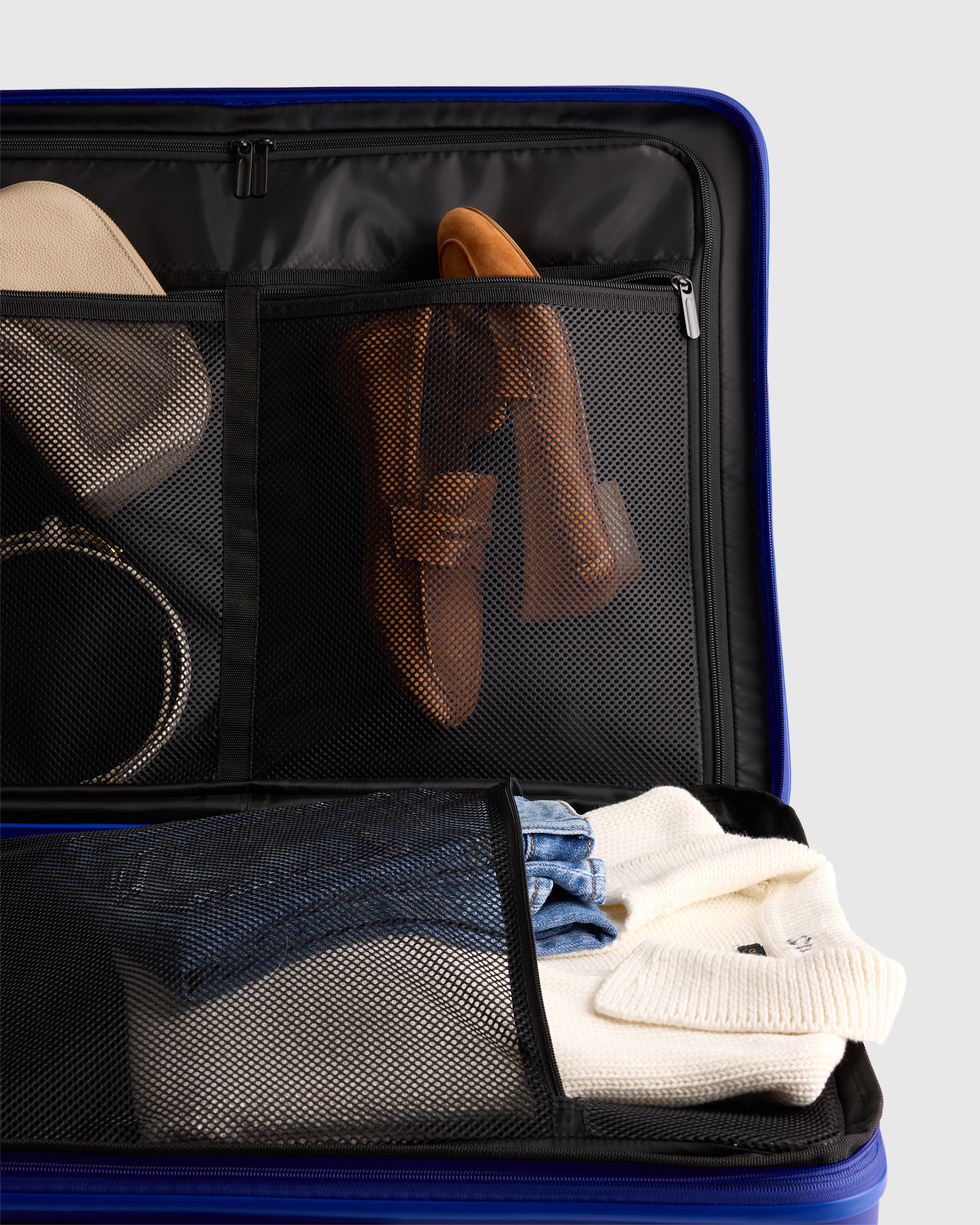Expandable Large Check-In Suitcase in Coastal Cobalt