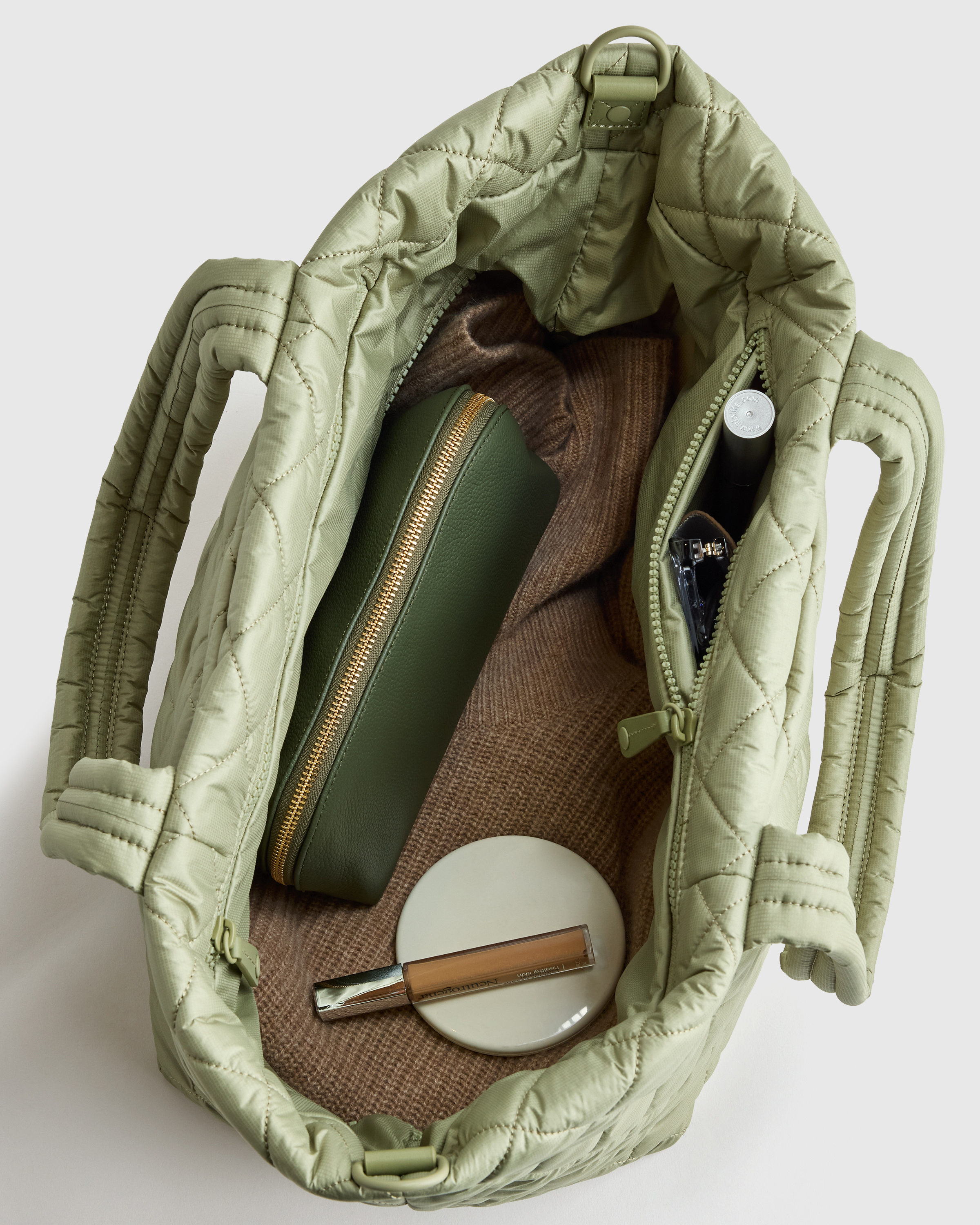 Transit Quilted Carry-All Tote in Tea Green