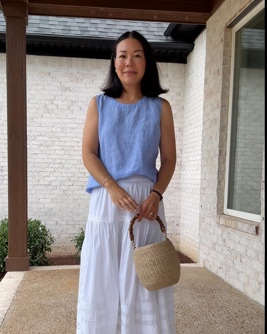 100% European Linen Tank - PDP Video Thumbnail (French Blue, 4x5)