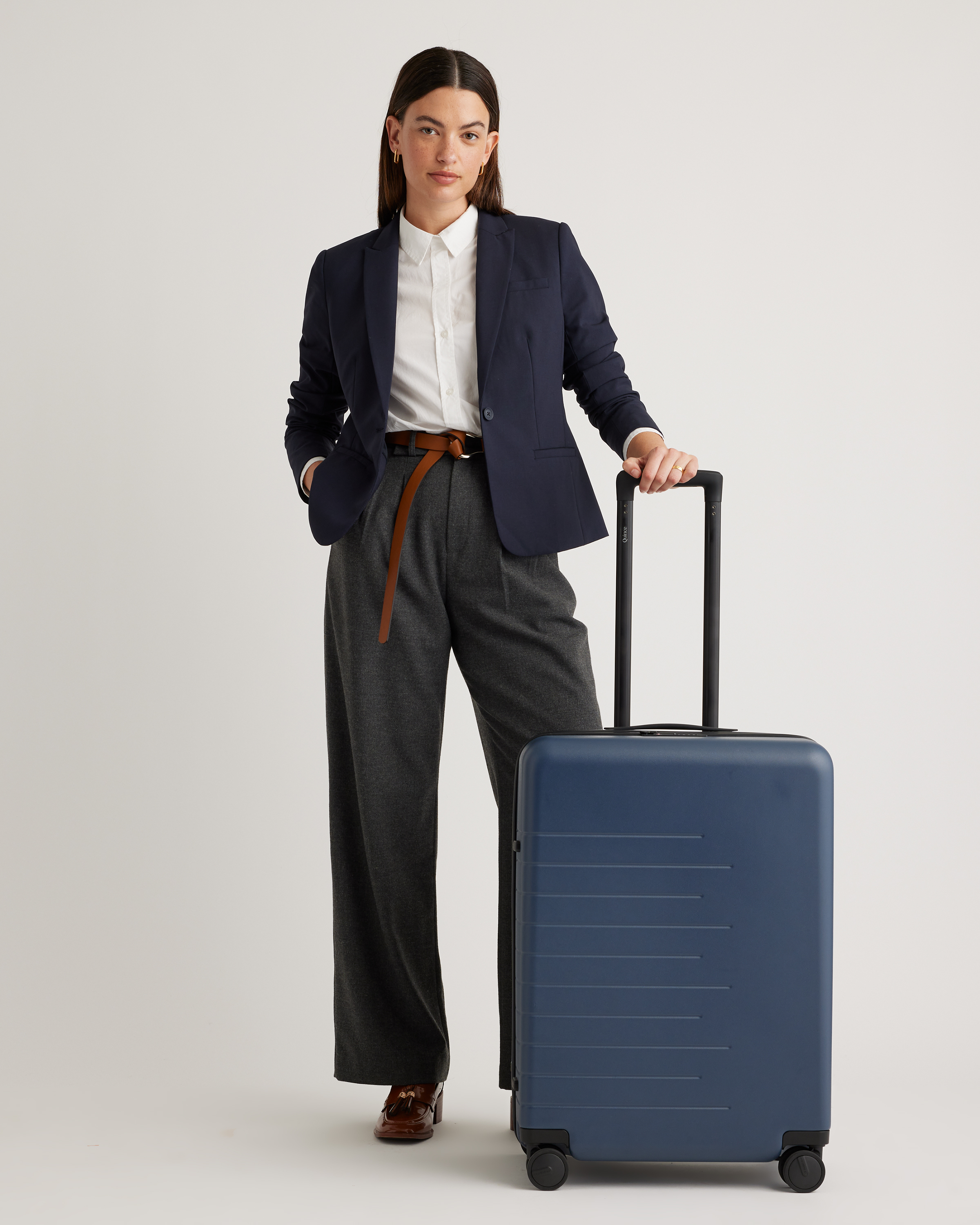 Expandable Medium Check-In Suitcase in Navy