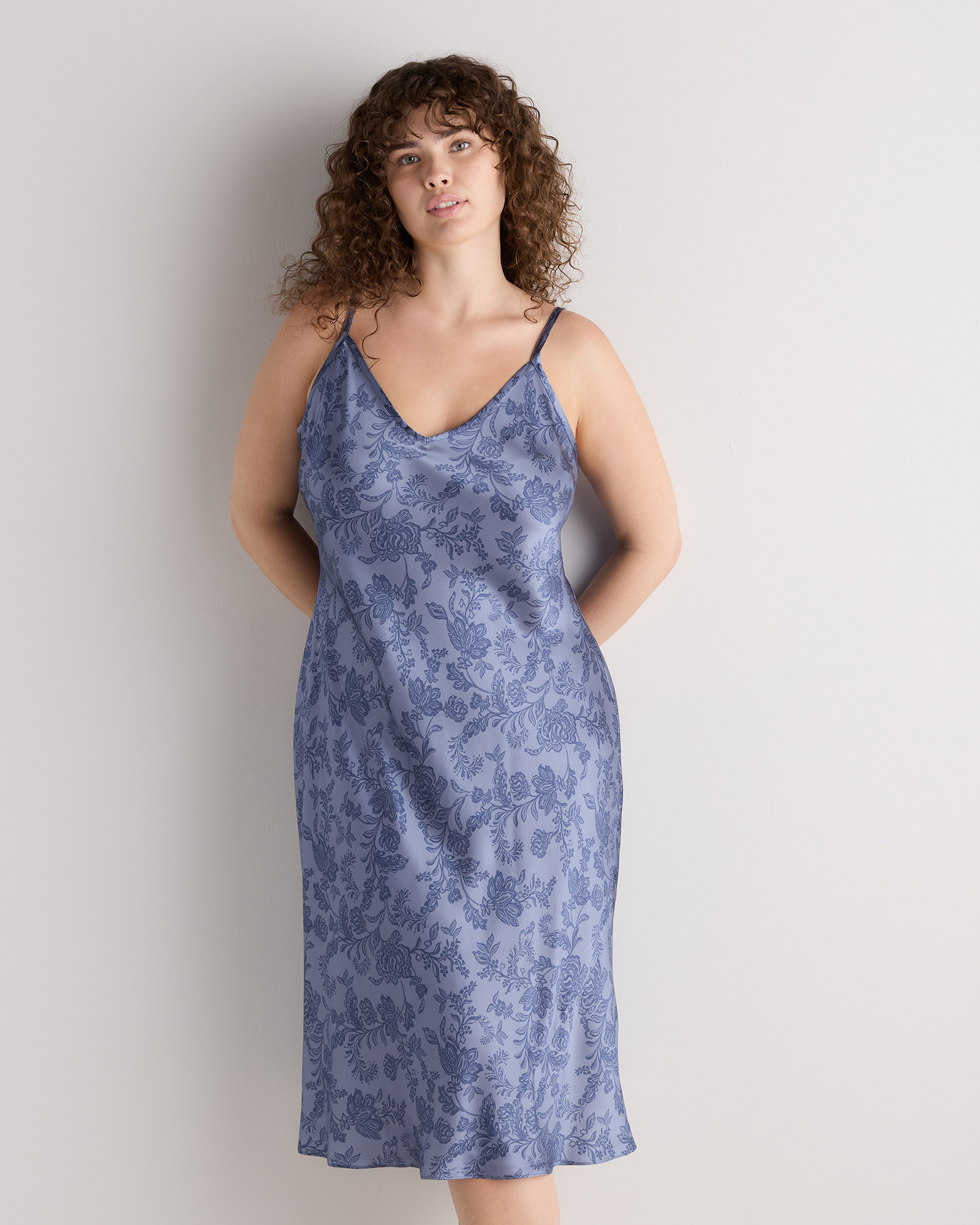 Moonstone Blue Heirloom Floral Robe nuisette 100 % soie lavable