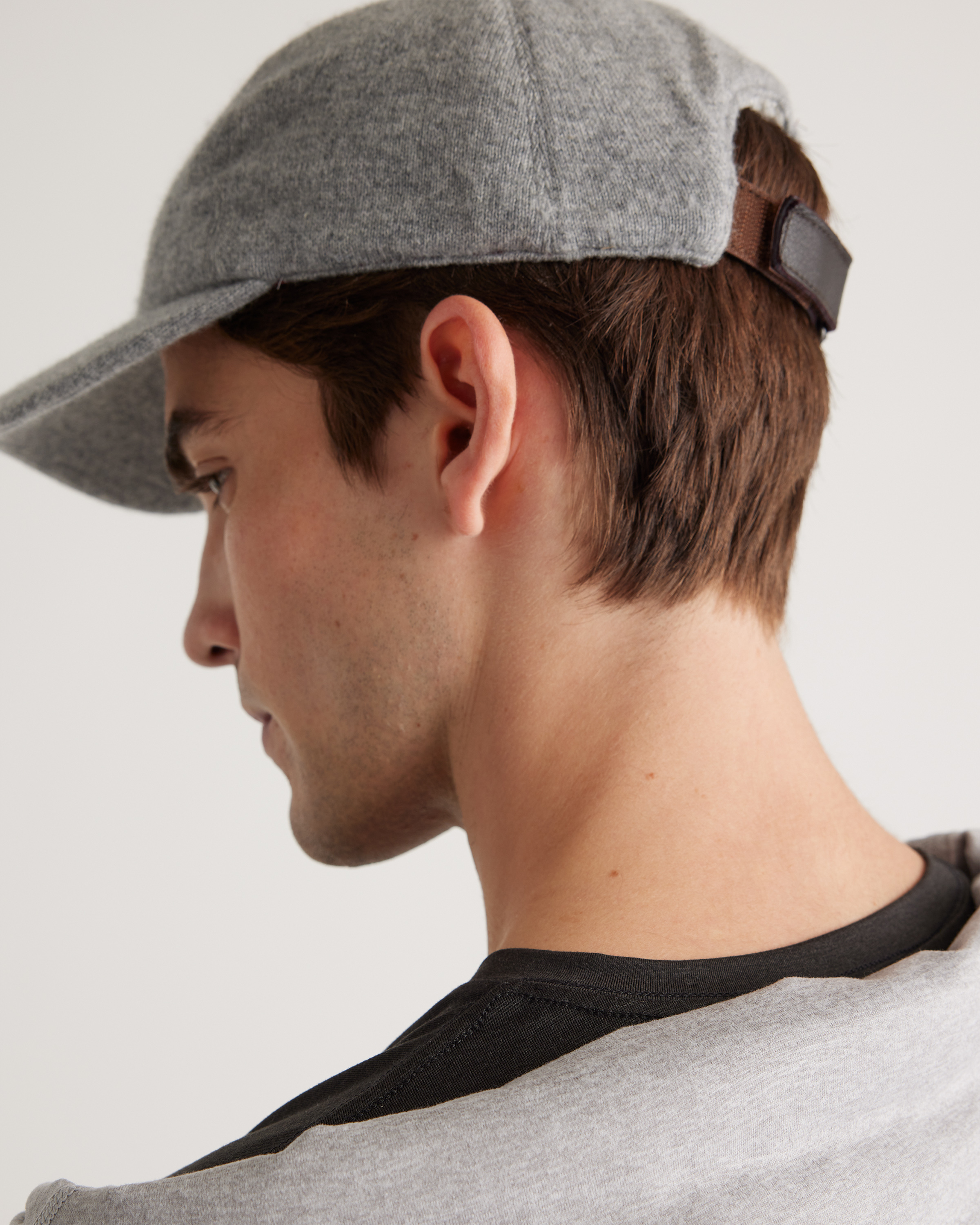 100% Cashmere Baseball Cap in Light Heather Gray - Size S/M Heather Gray Fitted Flat Bill Plain Solid Blank Baseball  main image 4