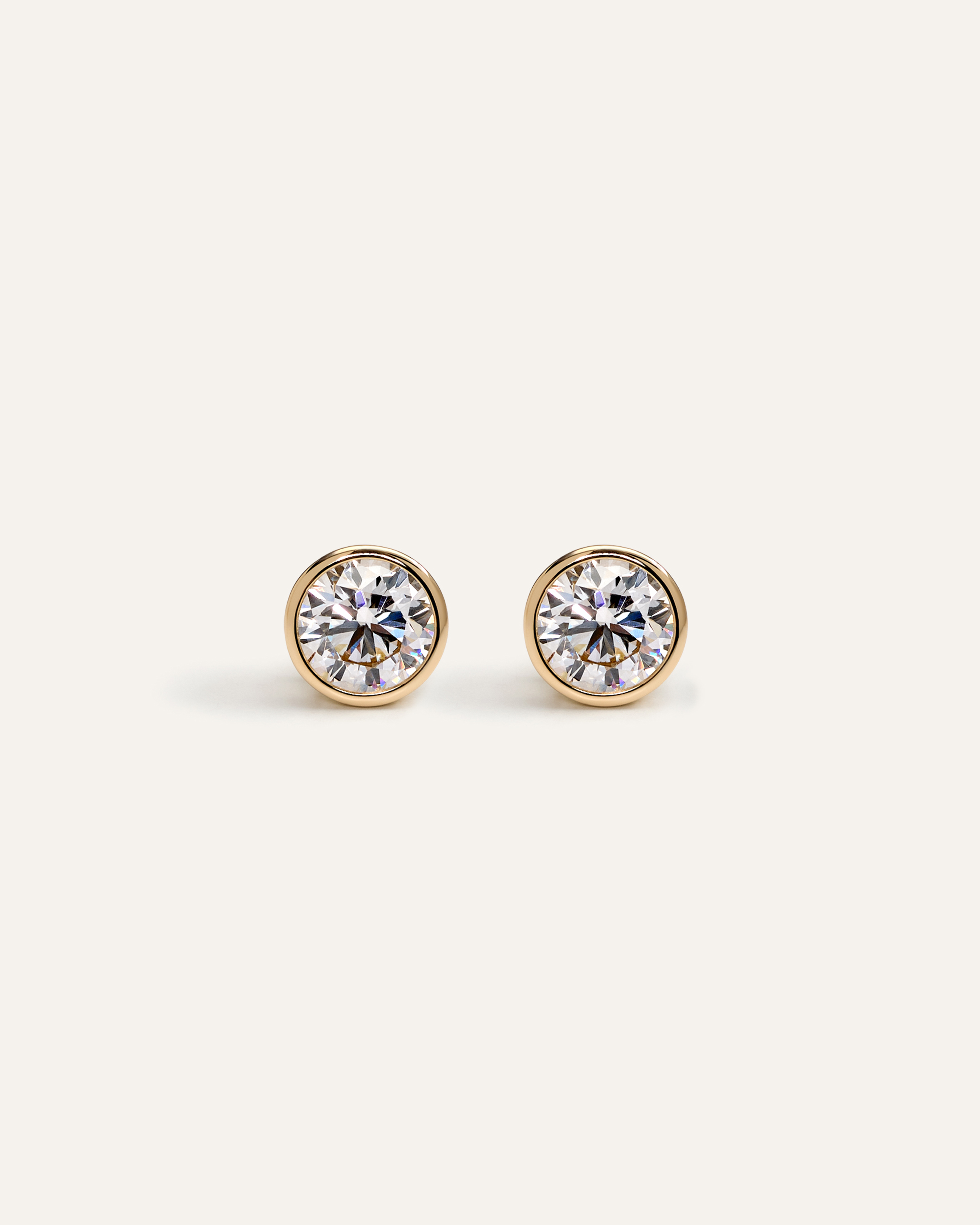 Yellow Gold Clous d'oreilles en or 14 carats à diamant de laboratoire serti clos – 2 ctw