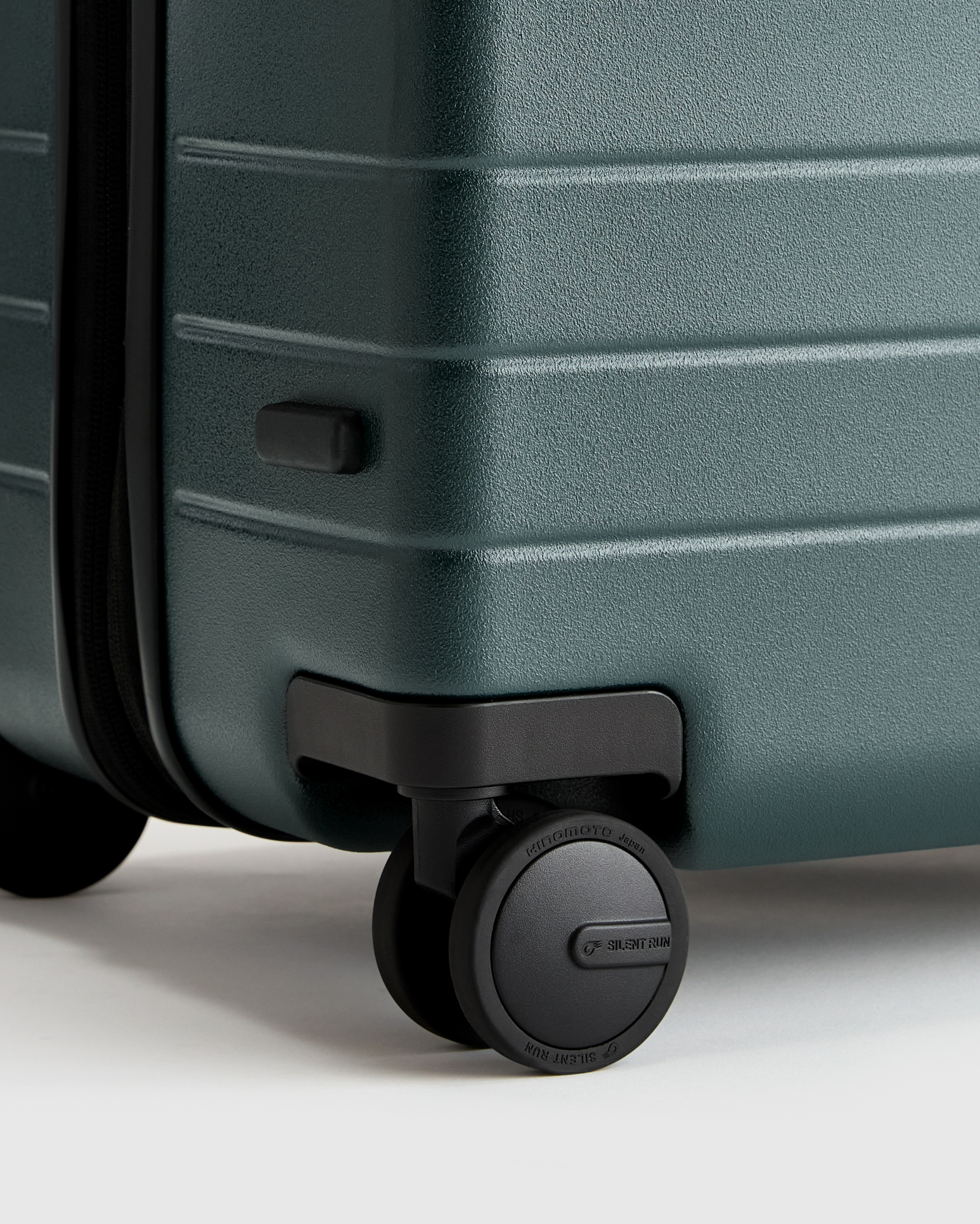Expandable Carry-On & Large Check-In Suitcase Set - thumbnail 7