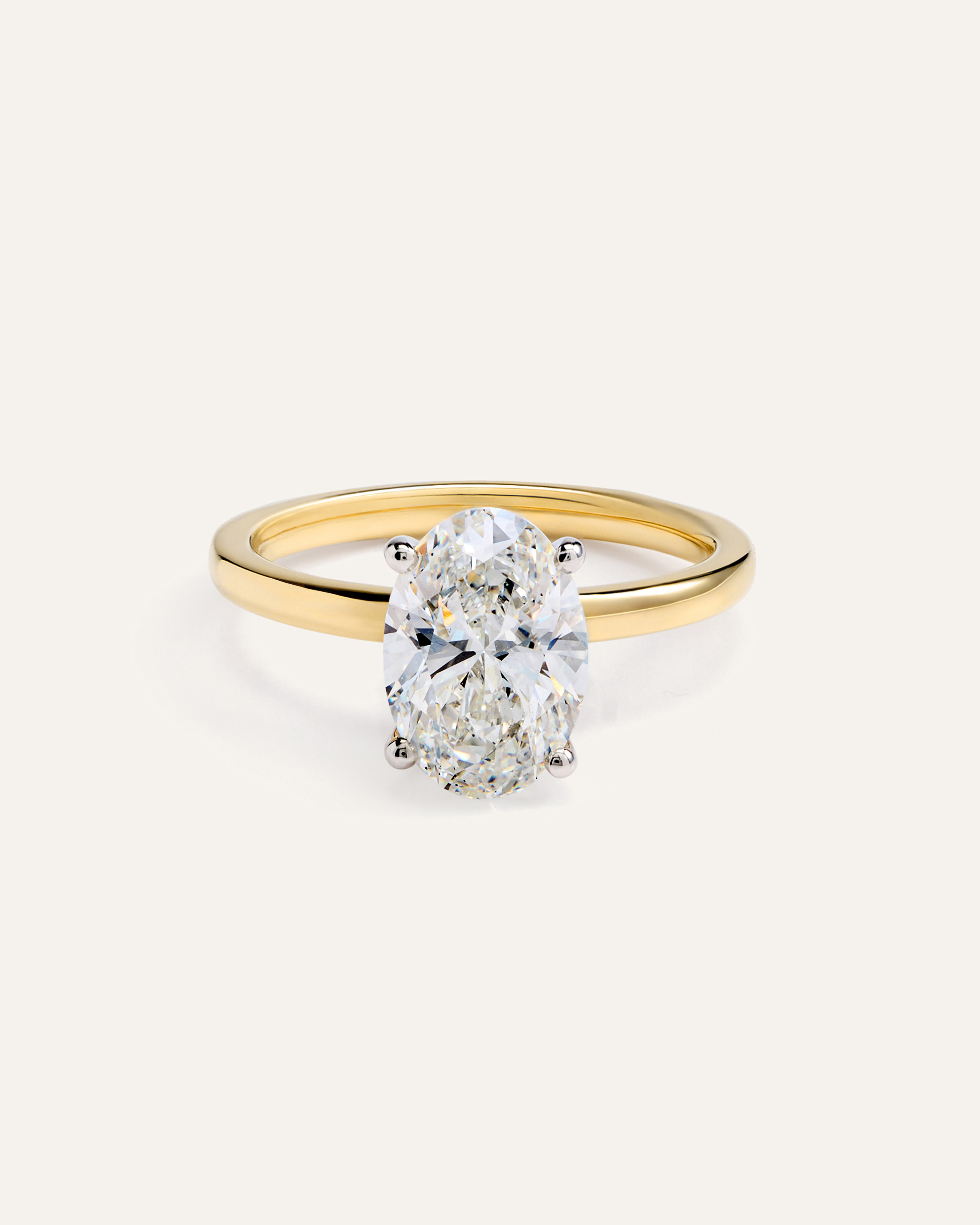 Yellow Gold Bague de fiançailles à diamant de laboratoire ovale avec intérieur confort - 2,5 carats