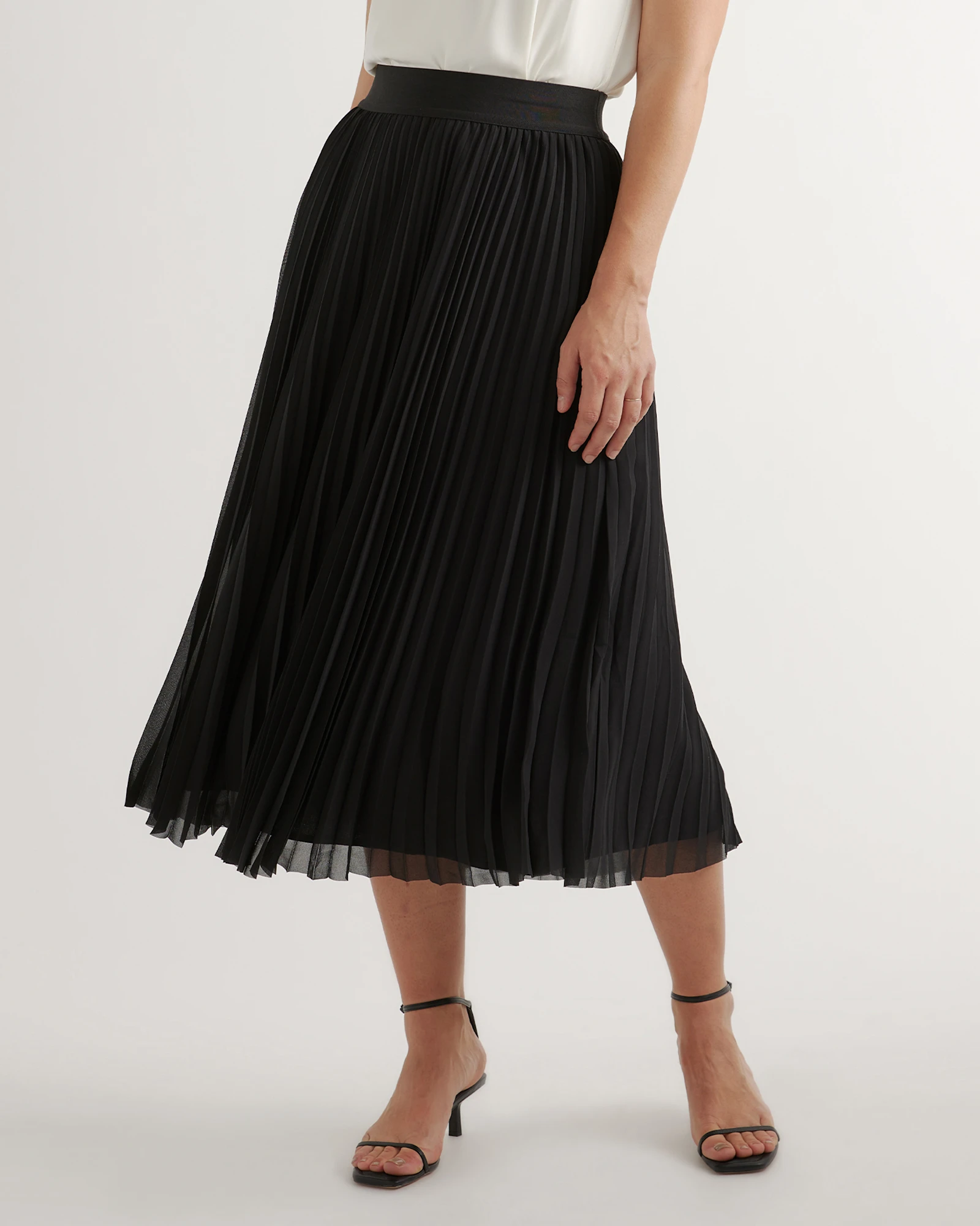 Chiffon Pleated Midi Skirt in Black