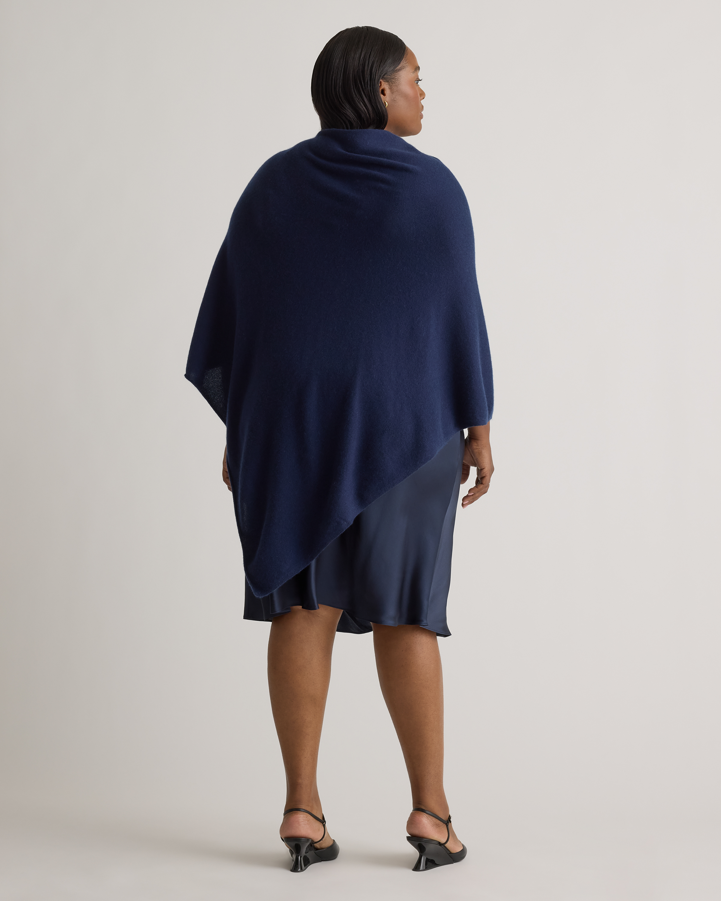 Mongolian Cashmere Poncho in Navy