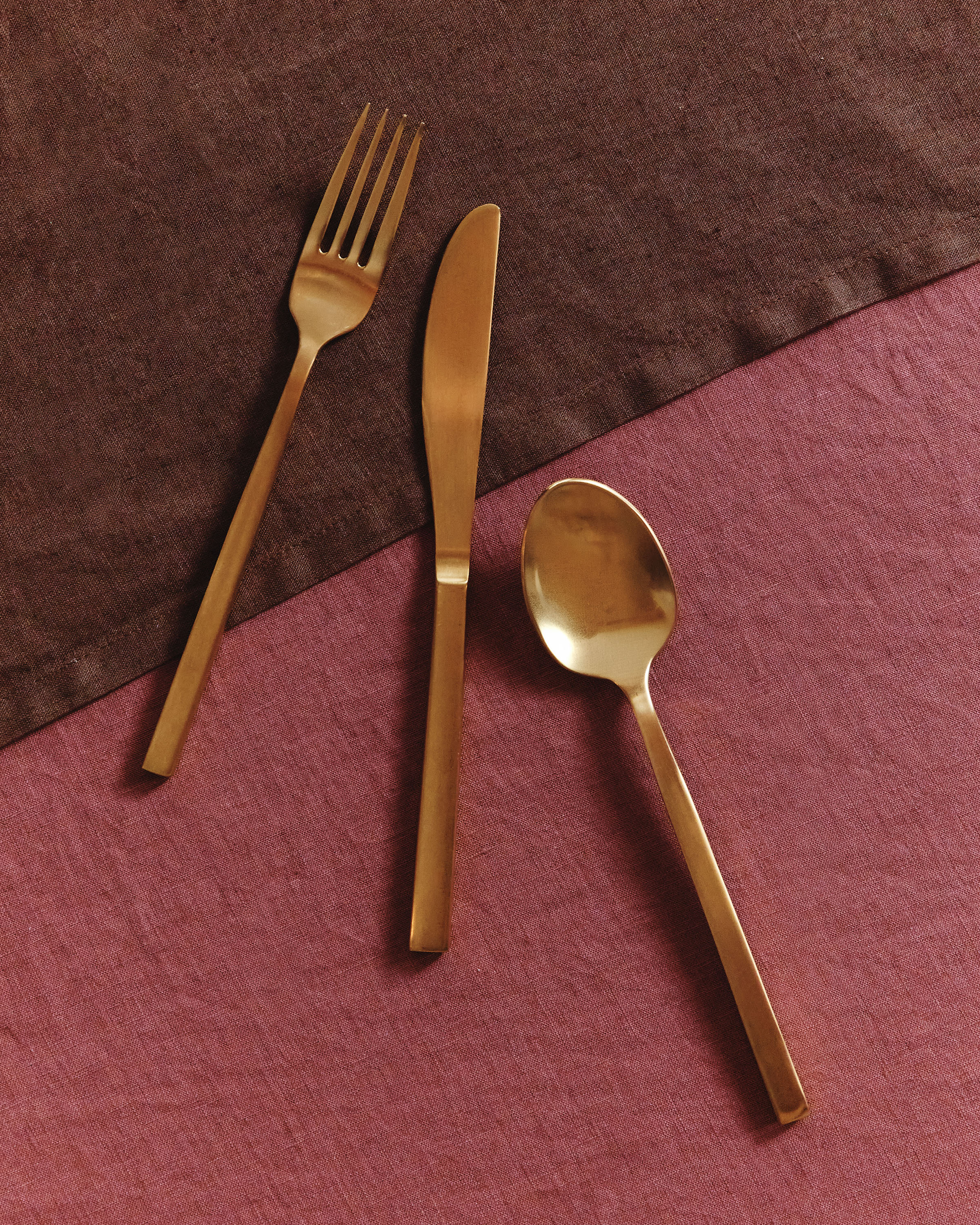 Brushed Gold Gia Minimalist 20 Piece Flatware Set