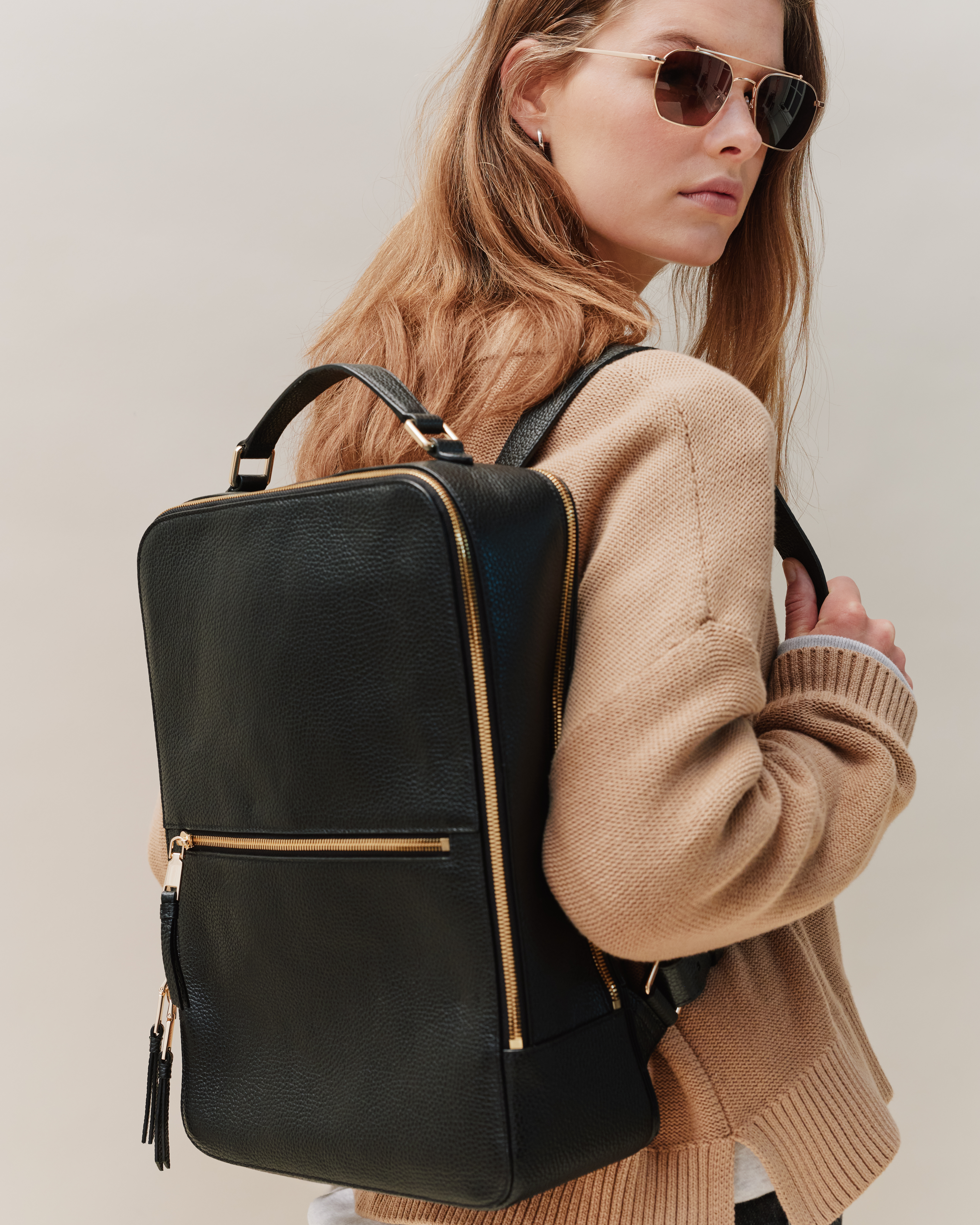 tumi backpack 2017 Dynamic Meticulously crafted from buttery Round Backpack In Calfskin condition:Gently Used Color:A35-CHOICEDDC_AEP-8