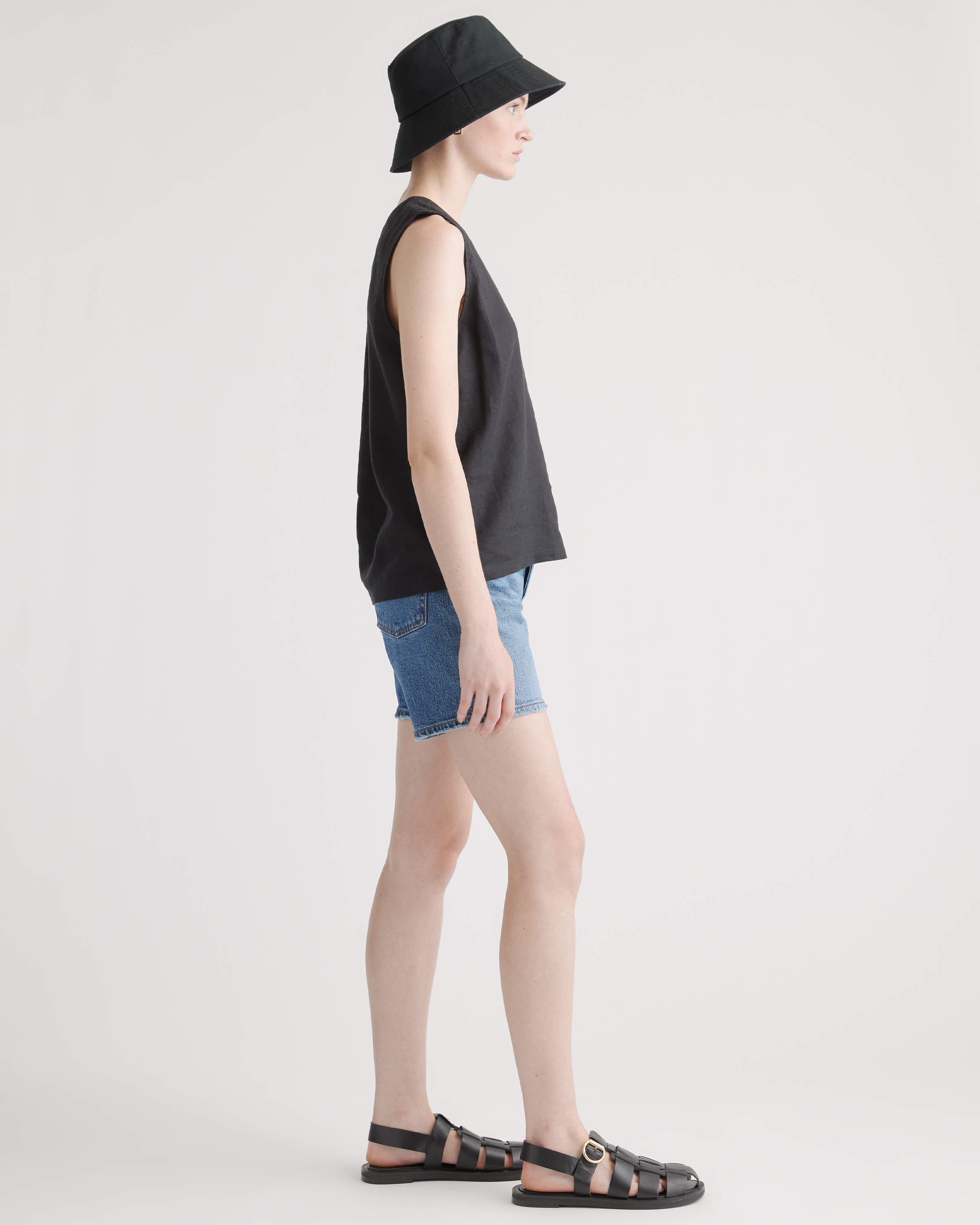 100% European Linen Tank in Black