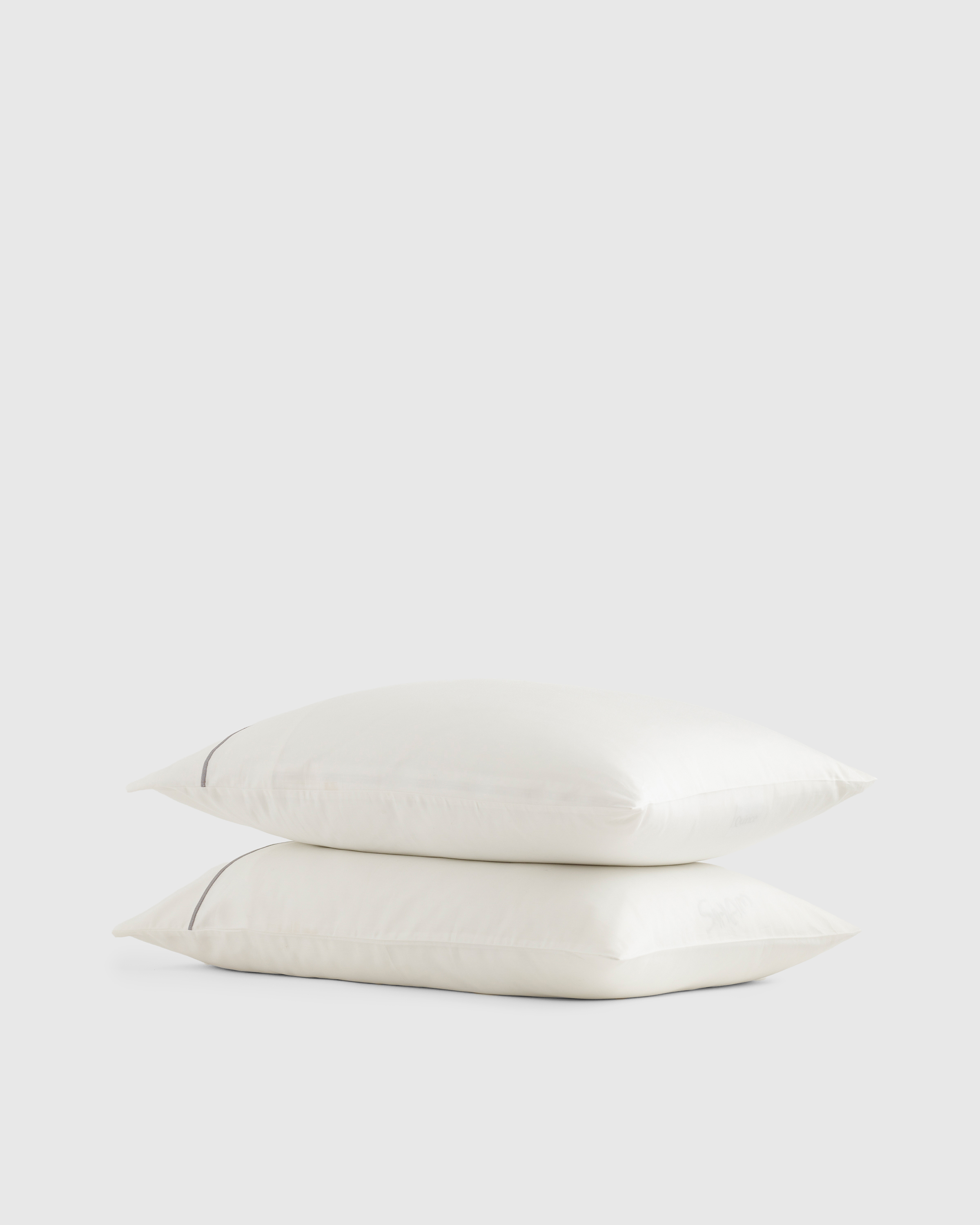 Sateen-Boardered-Pillows 185349