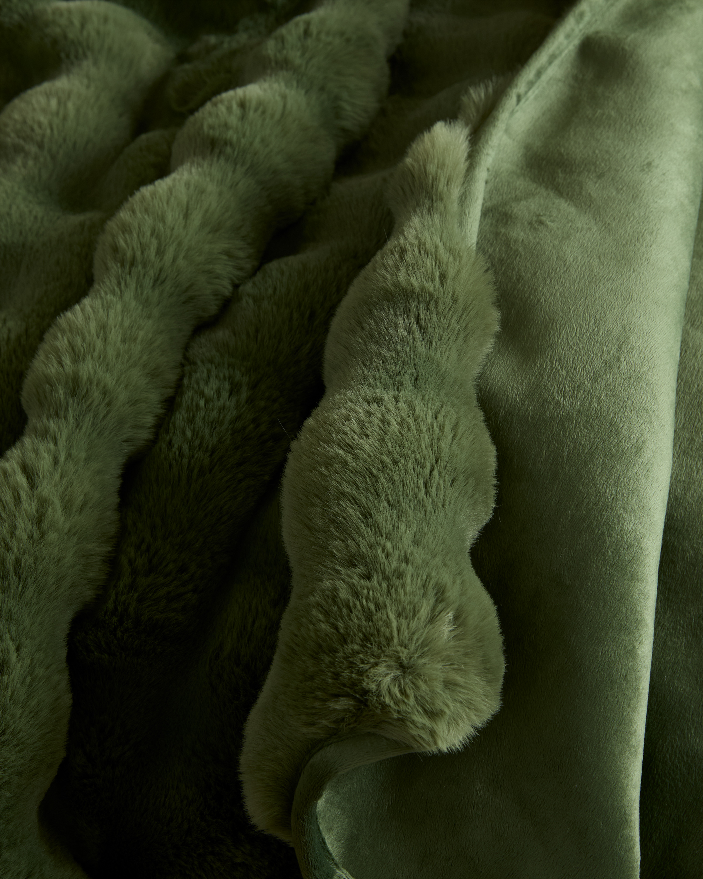 Ruched Faux Fur Throw - Forest, 60x80
