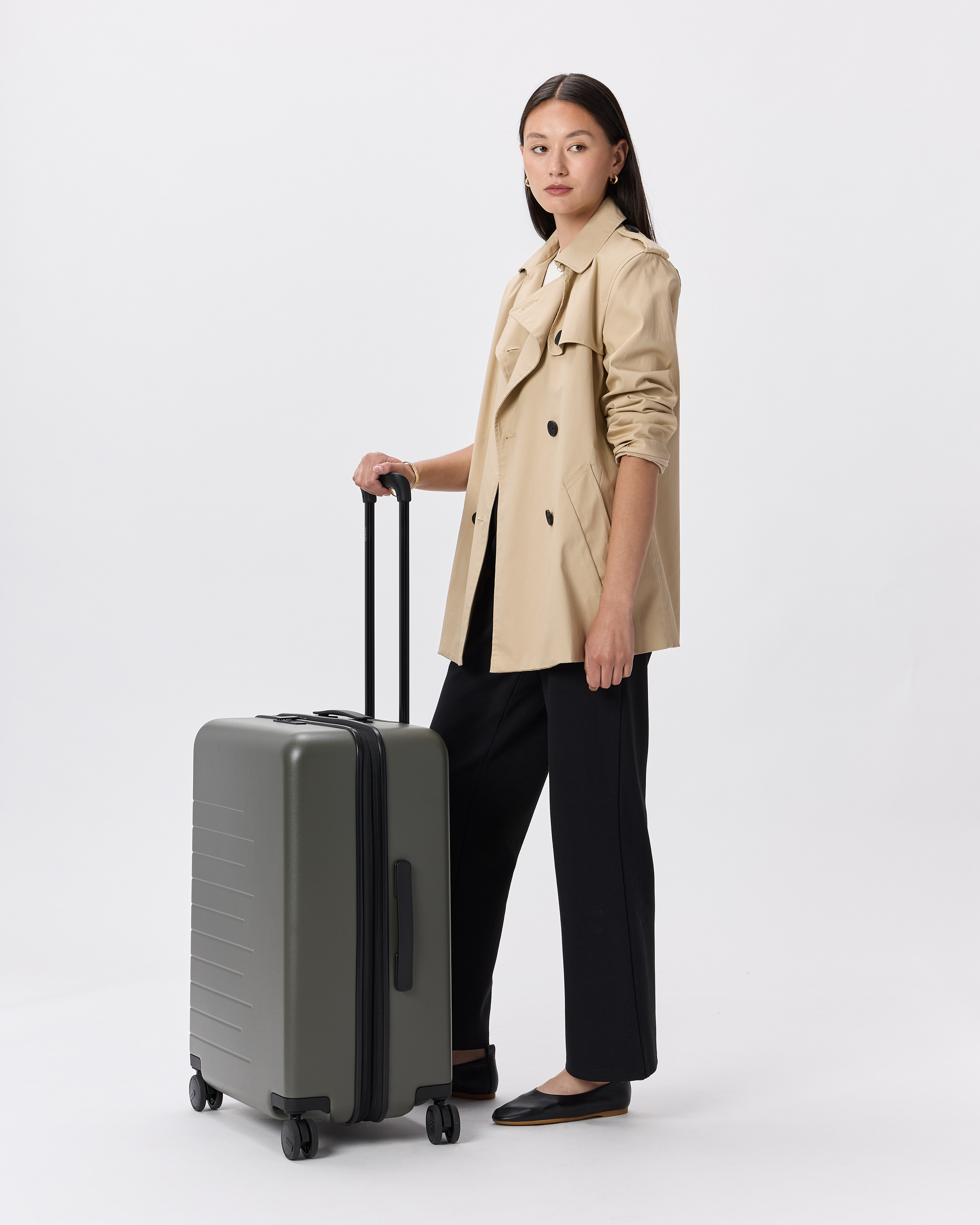 Expandable Medium Check-In Suitcase in Olive