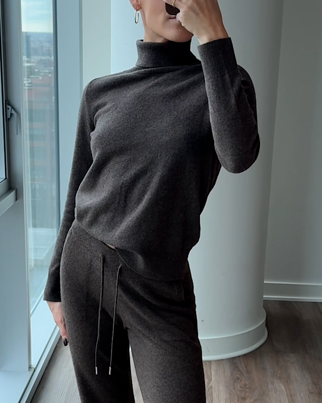 Cashmere Turtleneck Sweater in Forest Floor Green