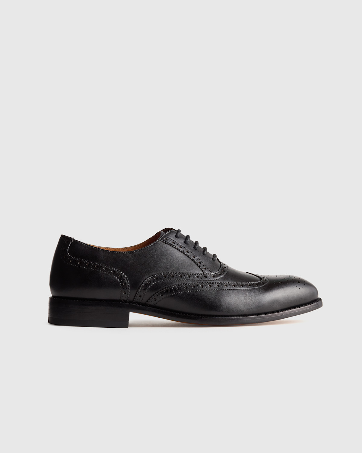 Quince Italian Leather Wingtip Oxford in Black
