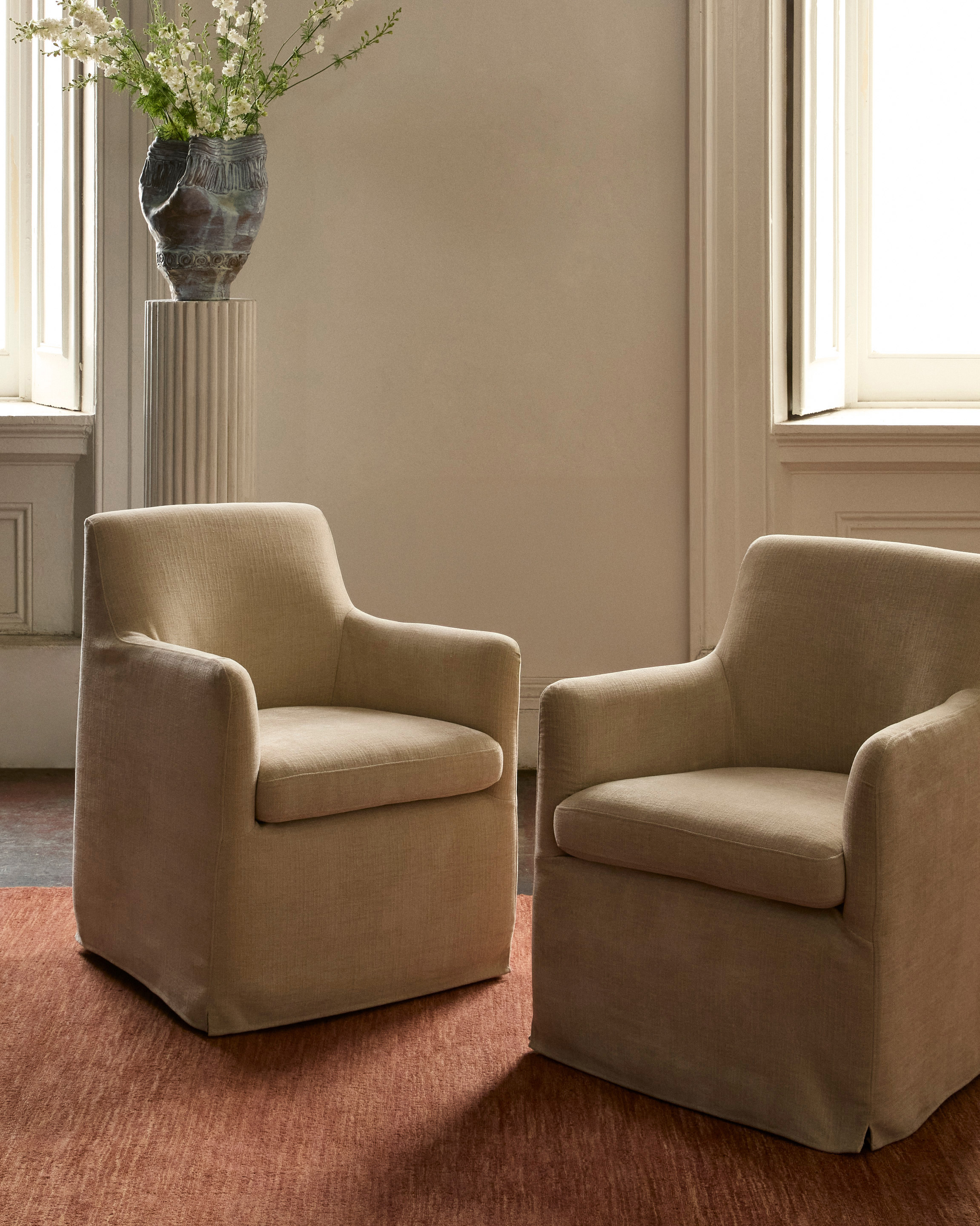 Performance Linen Curved Back Dining Chair - Thumbnail 4