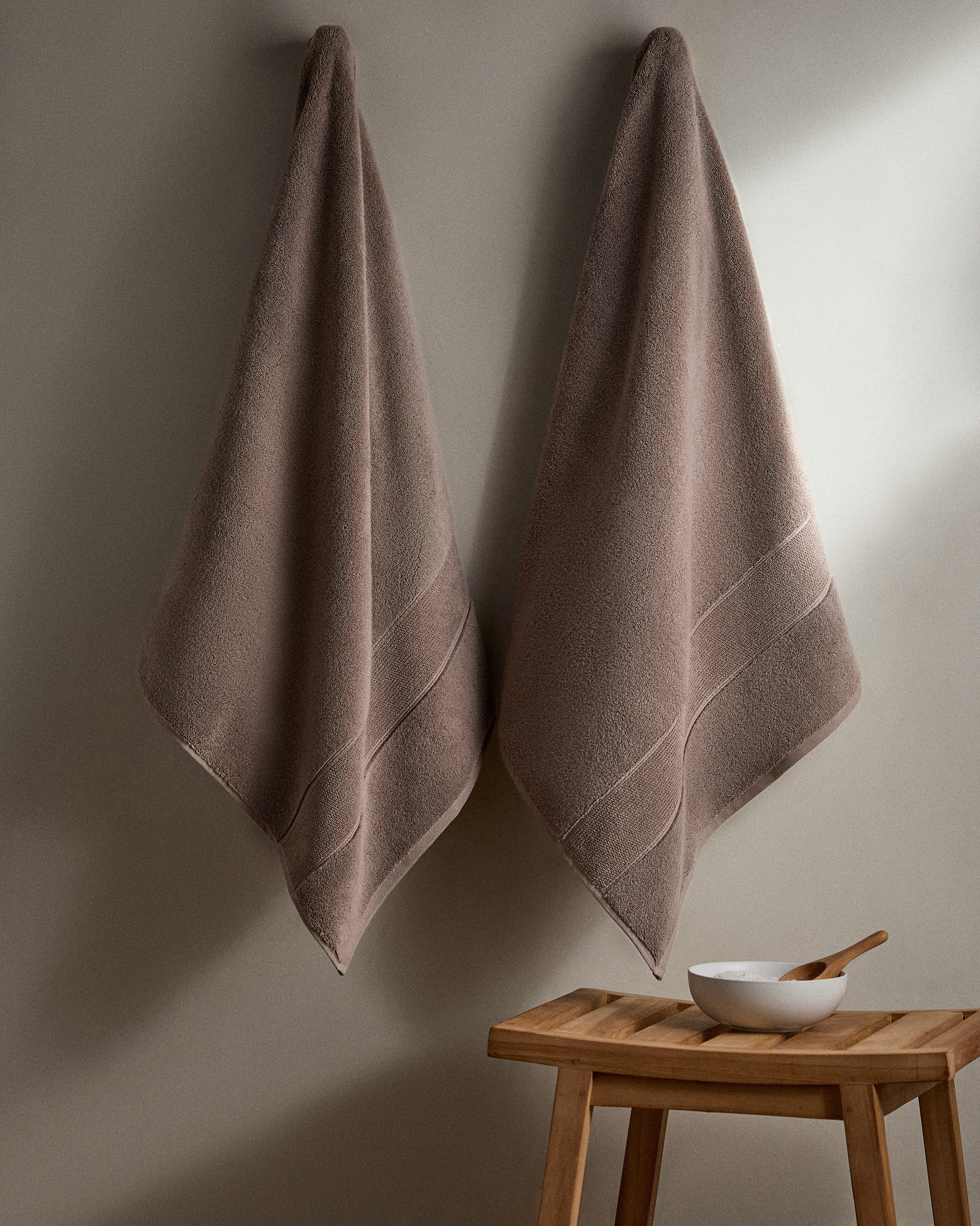 Classic Organic Turkish Cotton Bath Towel (Set of 2) in Heather Brown