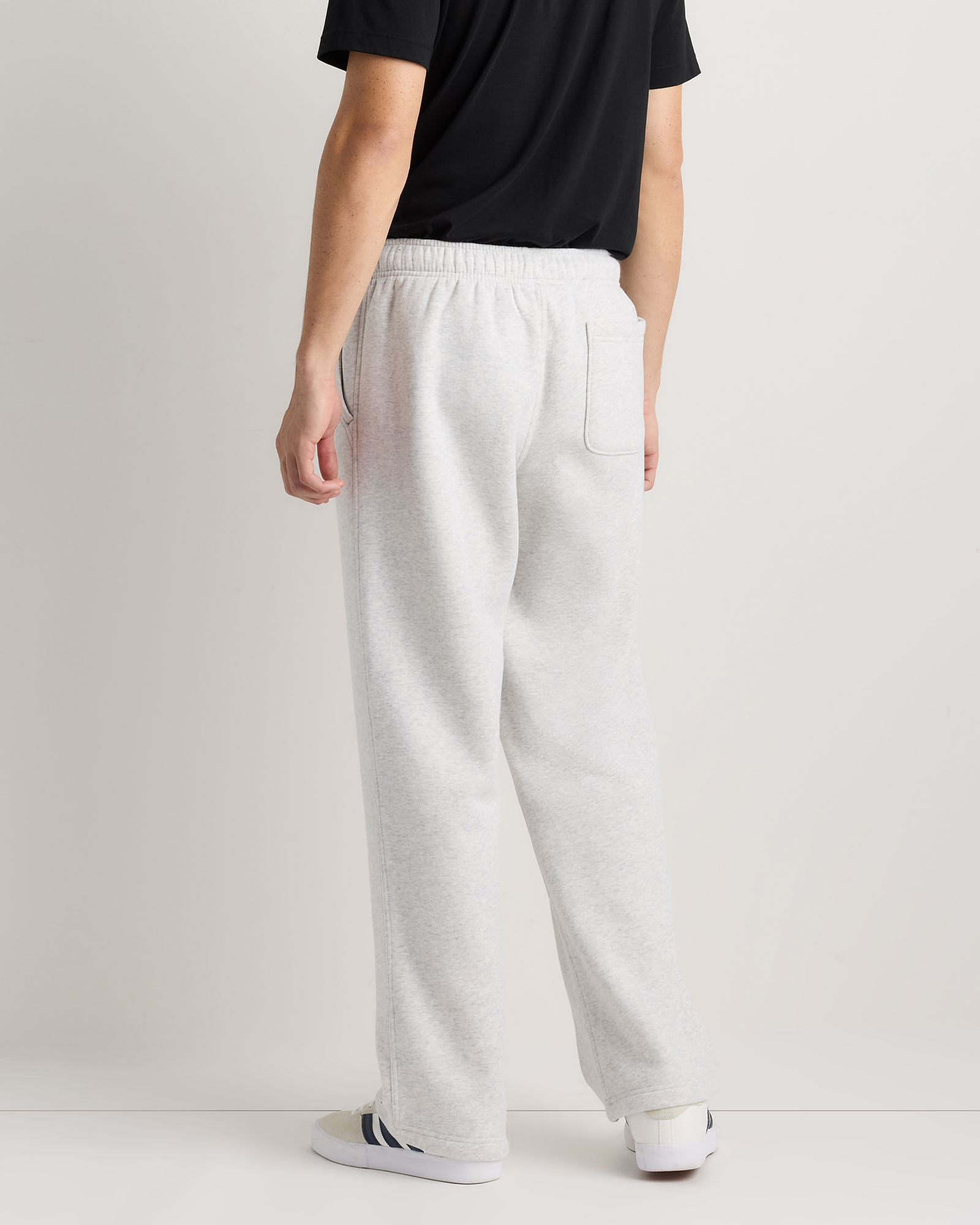 Everyday Fleece Straight Leg Sweatpants in Light Heather Grey