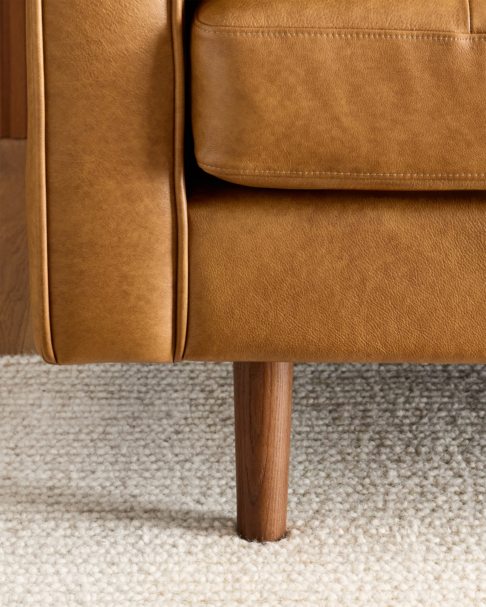 Italian Leather Midcentury Sofa - thumbnail 9