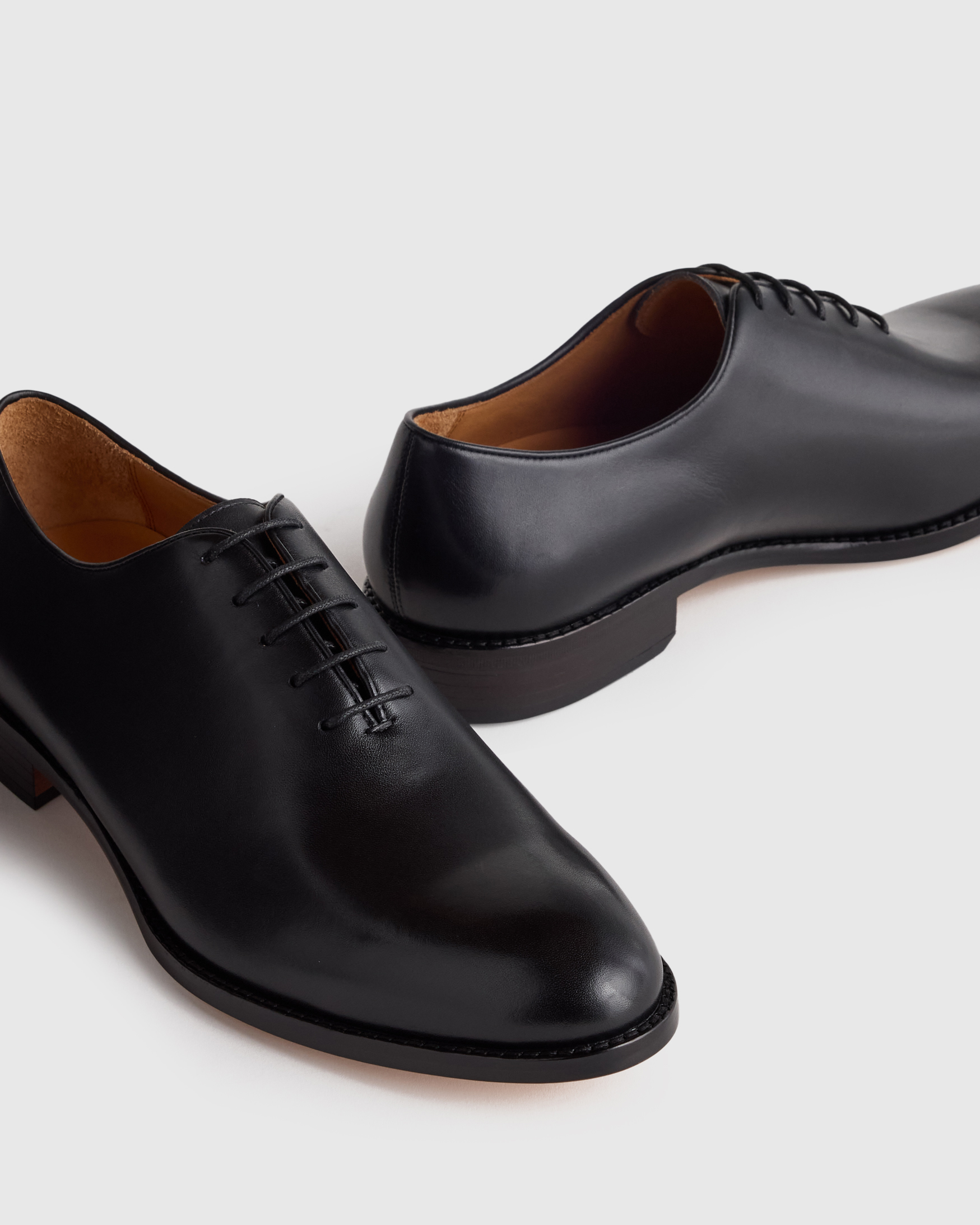 Calfskin Leather Plain Toe Oxford in Black display picture 2