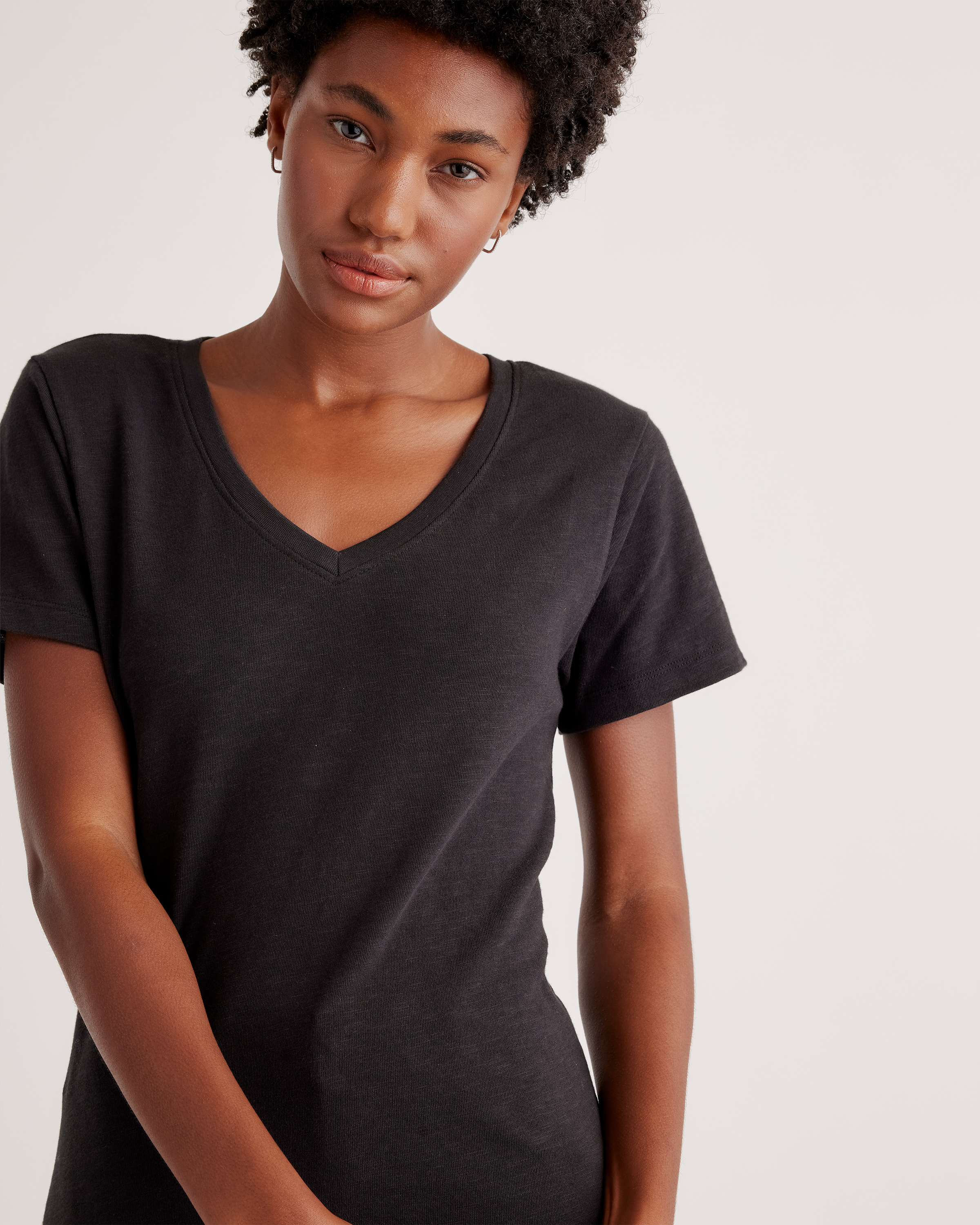 売れ筋商品|||パクト カットソー トップス レディース Women's Organic Cotton Featherweight Slub V-Neck Tee Smoke Women's Clearance On The Go-to Pocket Legging made with