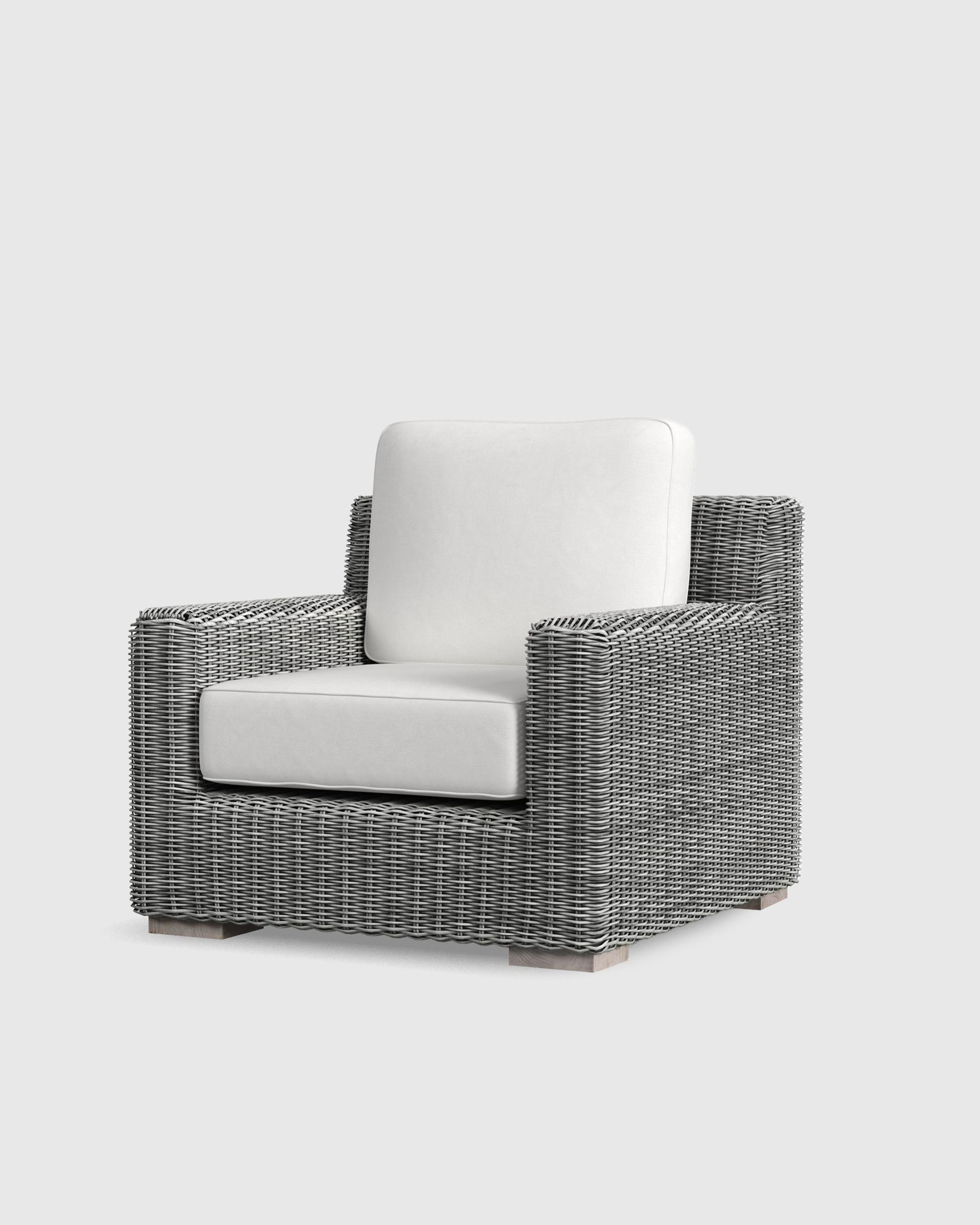 Classic All-Weather Wicker Outdoor Lounge Chair