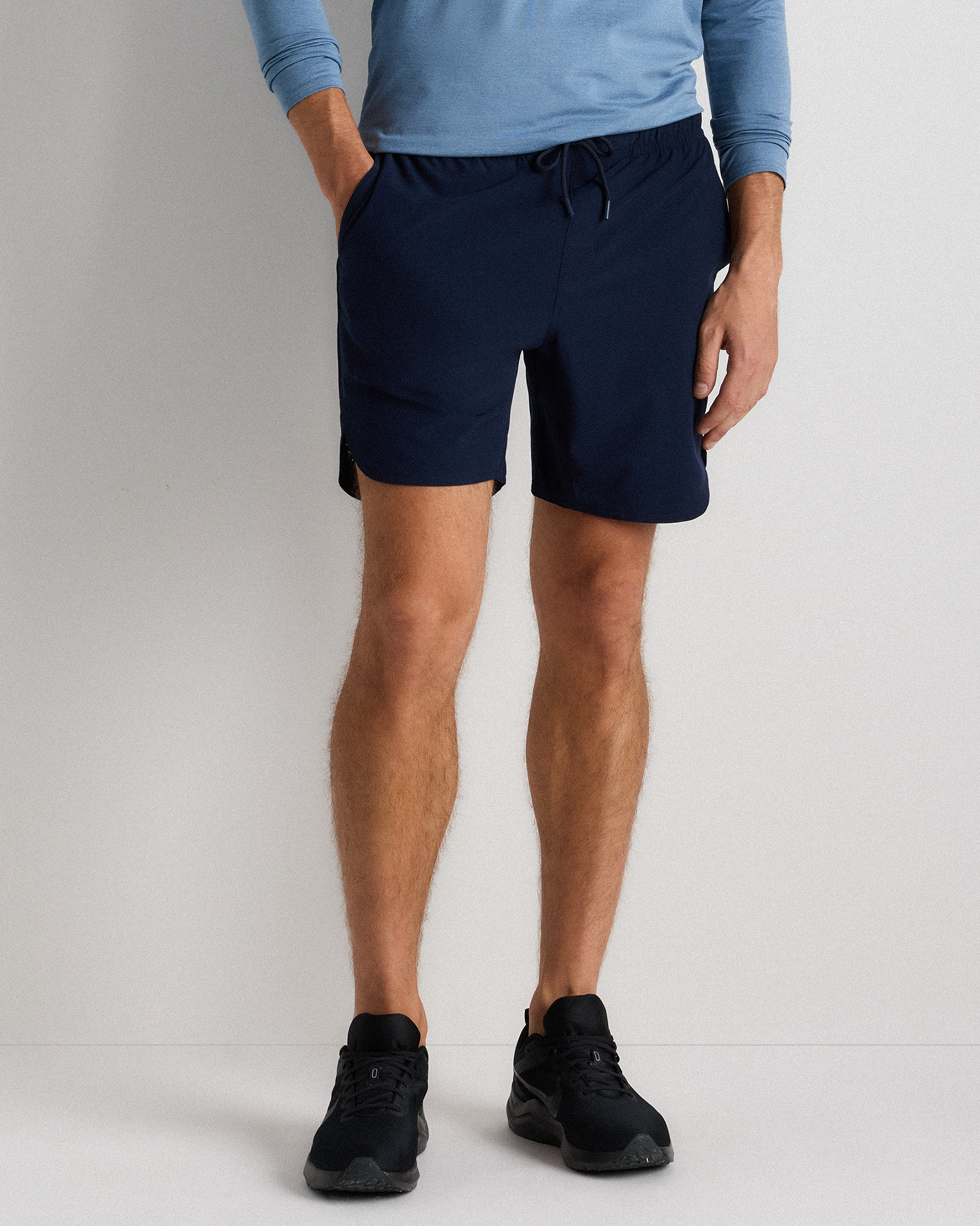 Deep Navy Short technique de sport sans doublure à évacuation de l'humidité - 7 po