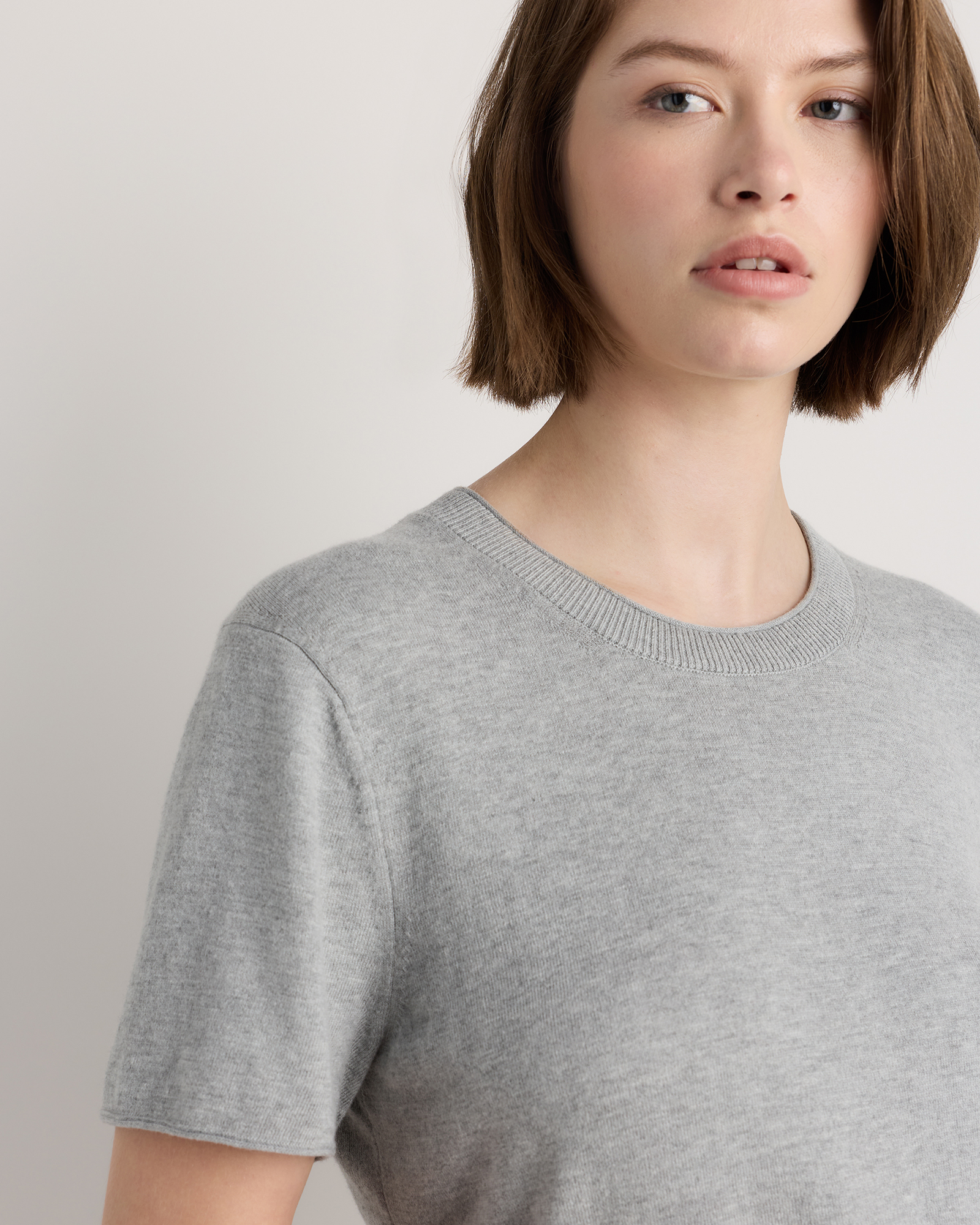 Lightweight Cotton Cashmere Relaxed Sweater Tee in Heather Grey