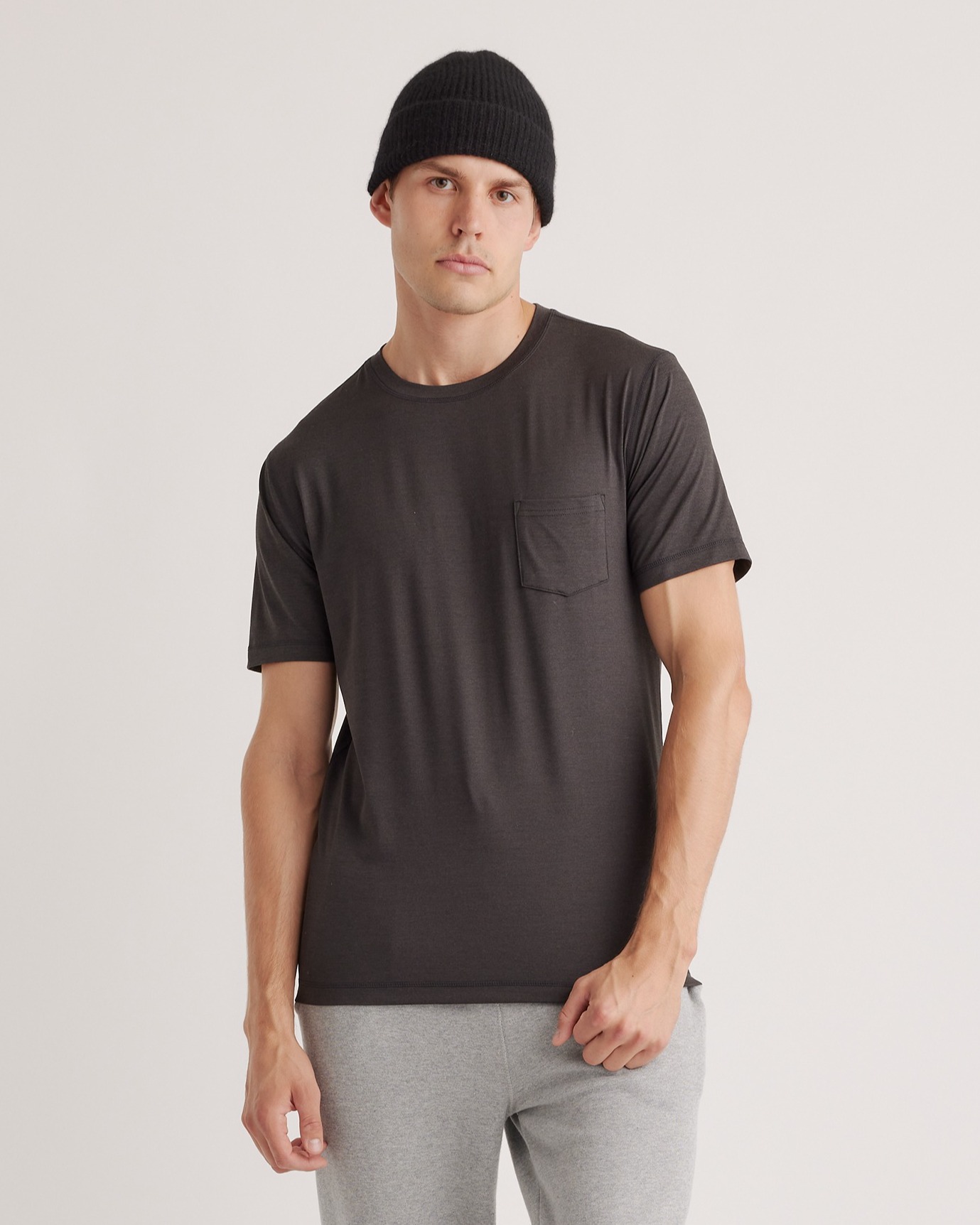 Quince Men's Flowknit Breeze Performance Pocket T-shirt In Heather Black
