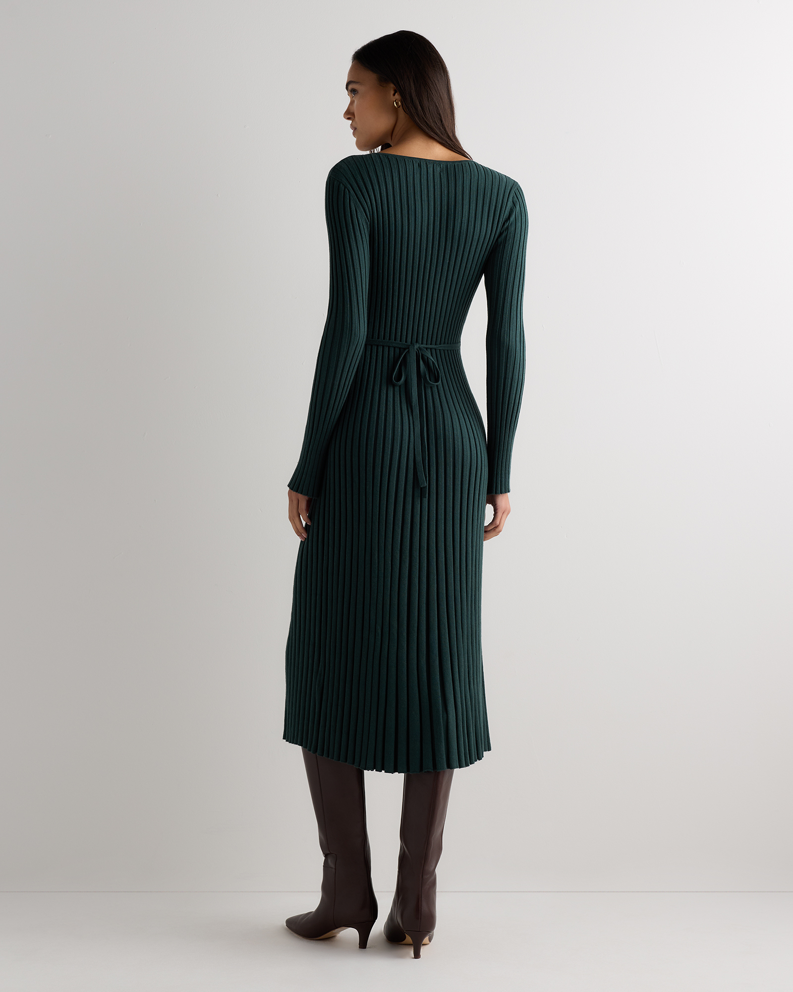 Quince Women's Ribbed Long Sleeve V-Neck Midi Dress in Heather Charcoal, Medium Size, Cotton Cashmere Blend