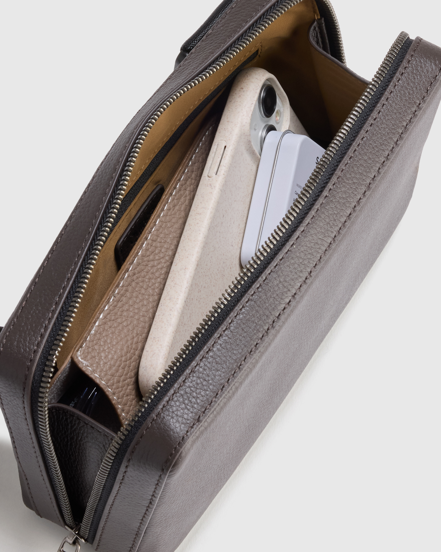 Excursion Italian Leather Sling - thumbnail 8