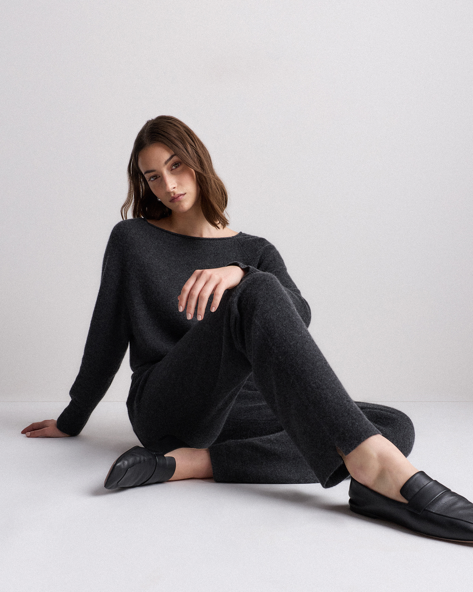 Cashmere Straight Leg Pants in Heather Charcoal