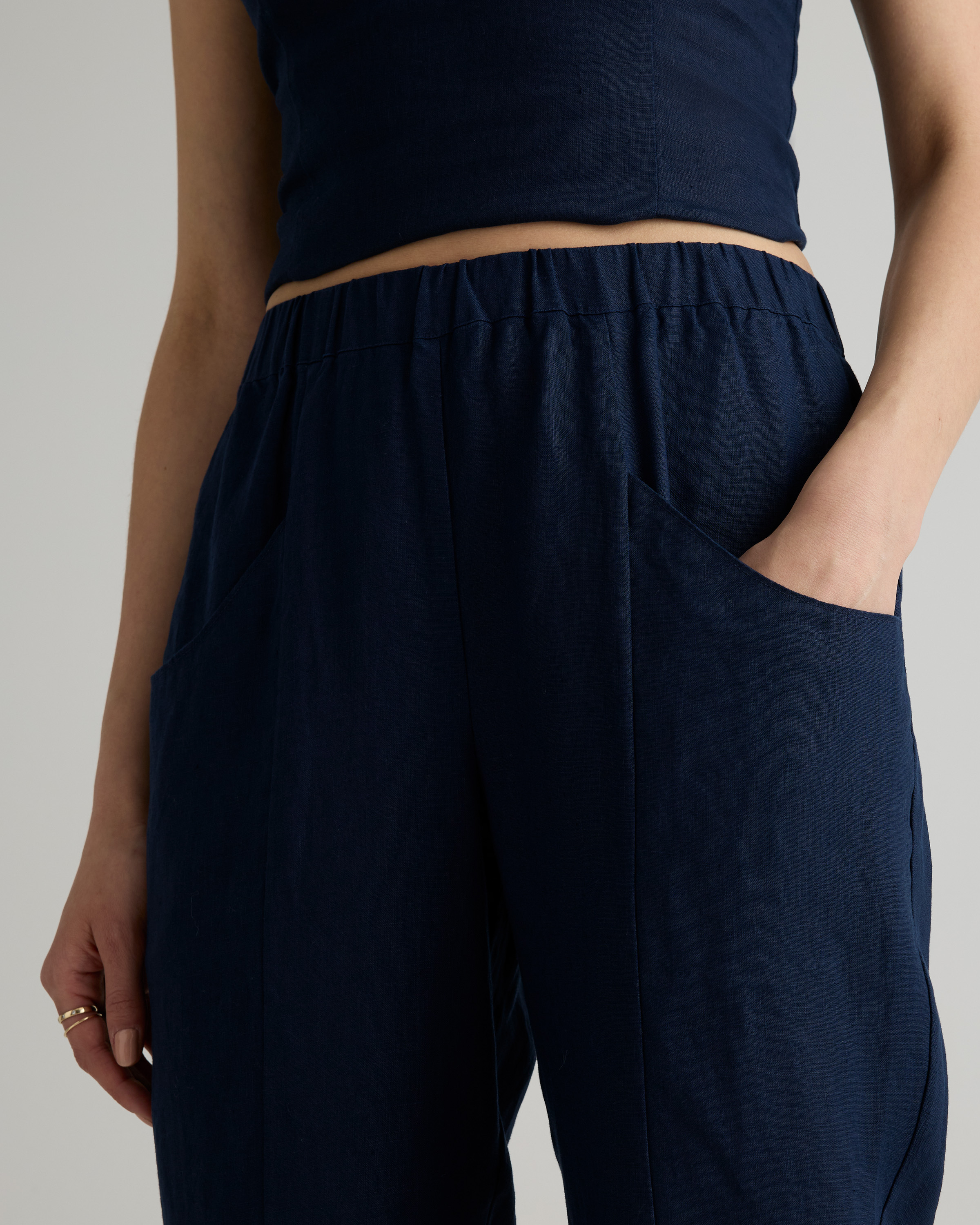 100% European Linen Tapered Ankle Pants in Deep Navy display picture 1