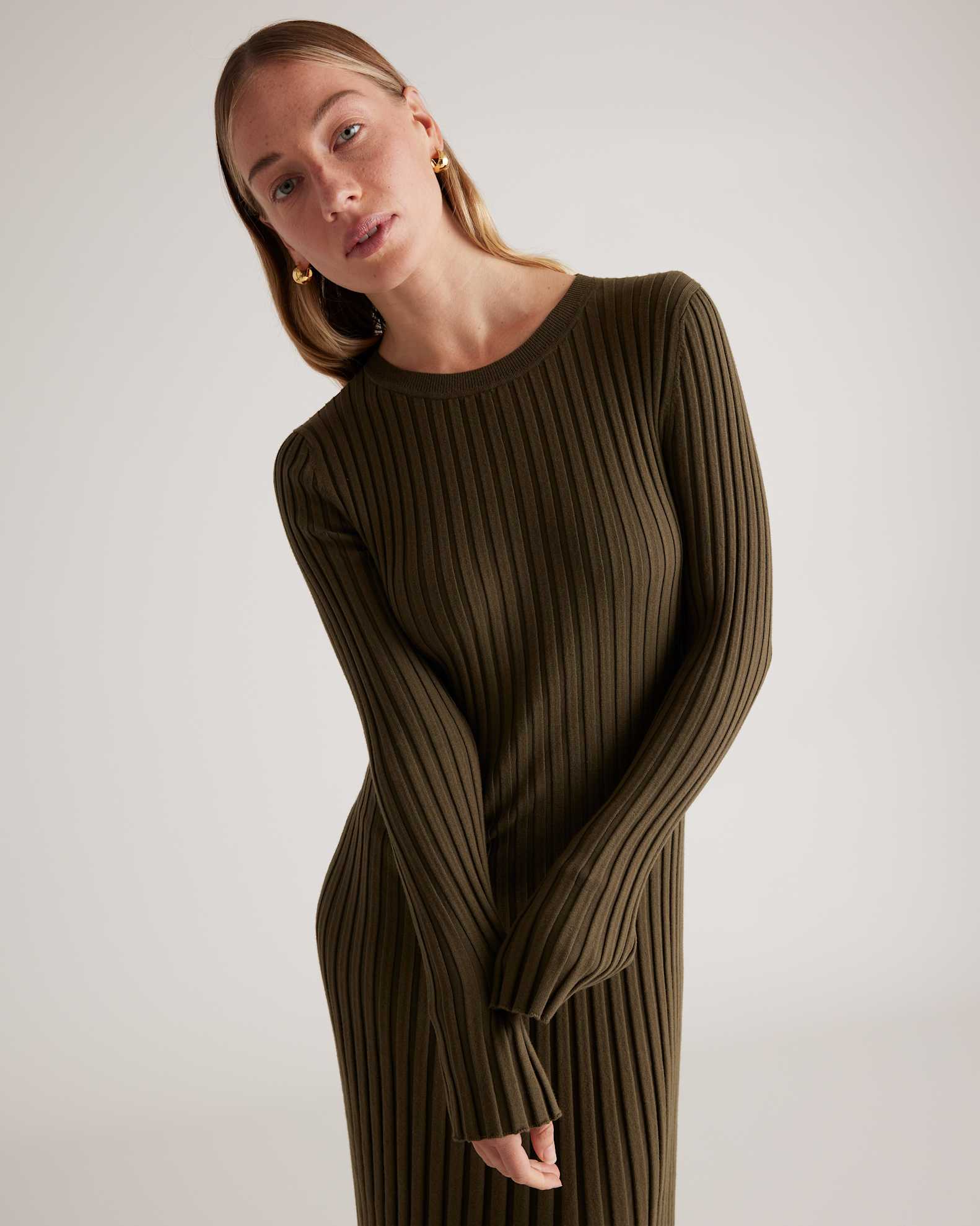 quince cotton cashmere ribbed long sleeve crew midi dress Quince Women's Ribbed Long Sleeve V-Neck Midi Dress, Cotton-Cashmere Blend in Heather Oatmeal, Size Large