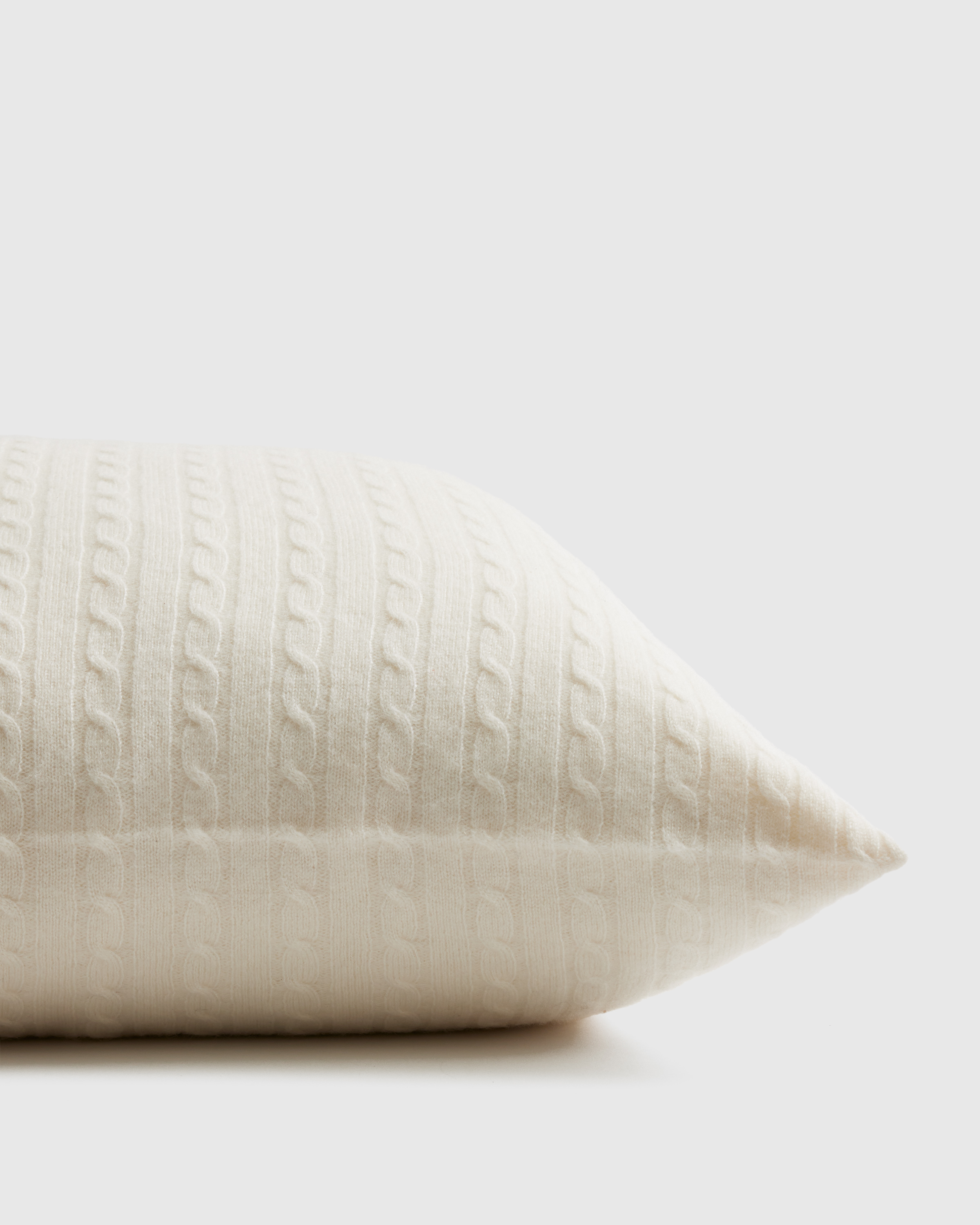 Cable Knit Cashmere Pillow Cover - Thumbnail 2